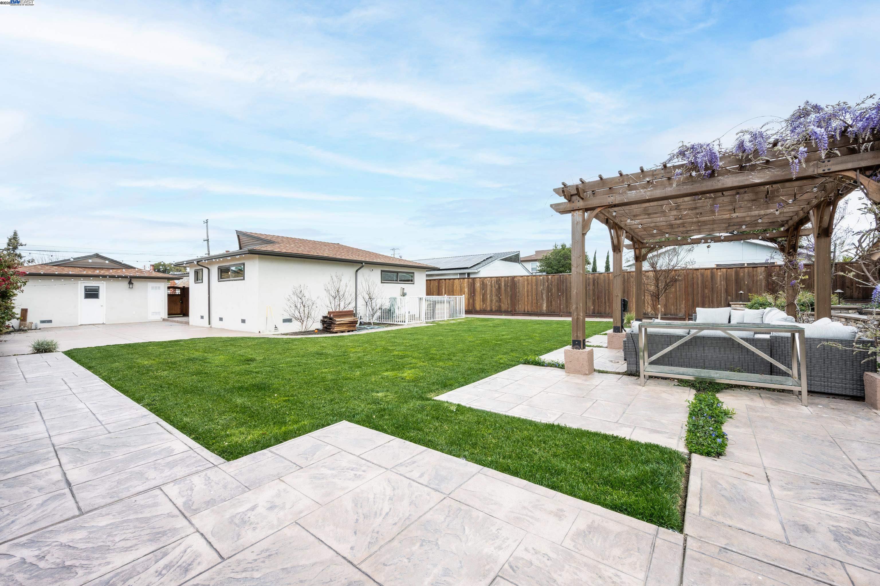 1338 Thais Ln, Hayward, California 94544, 3 Bedrooms Bedrooms, 5 Rooms Rooms,2 BathroomsBathrooms,Residential,For Sale,1338 Thais Ln,41091293