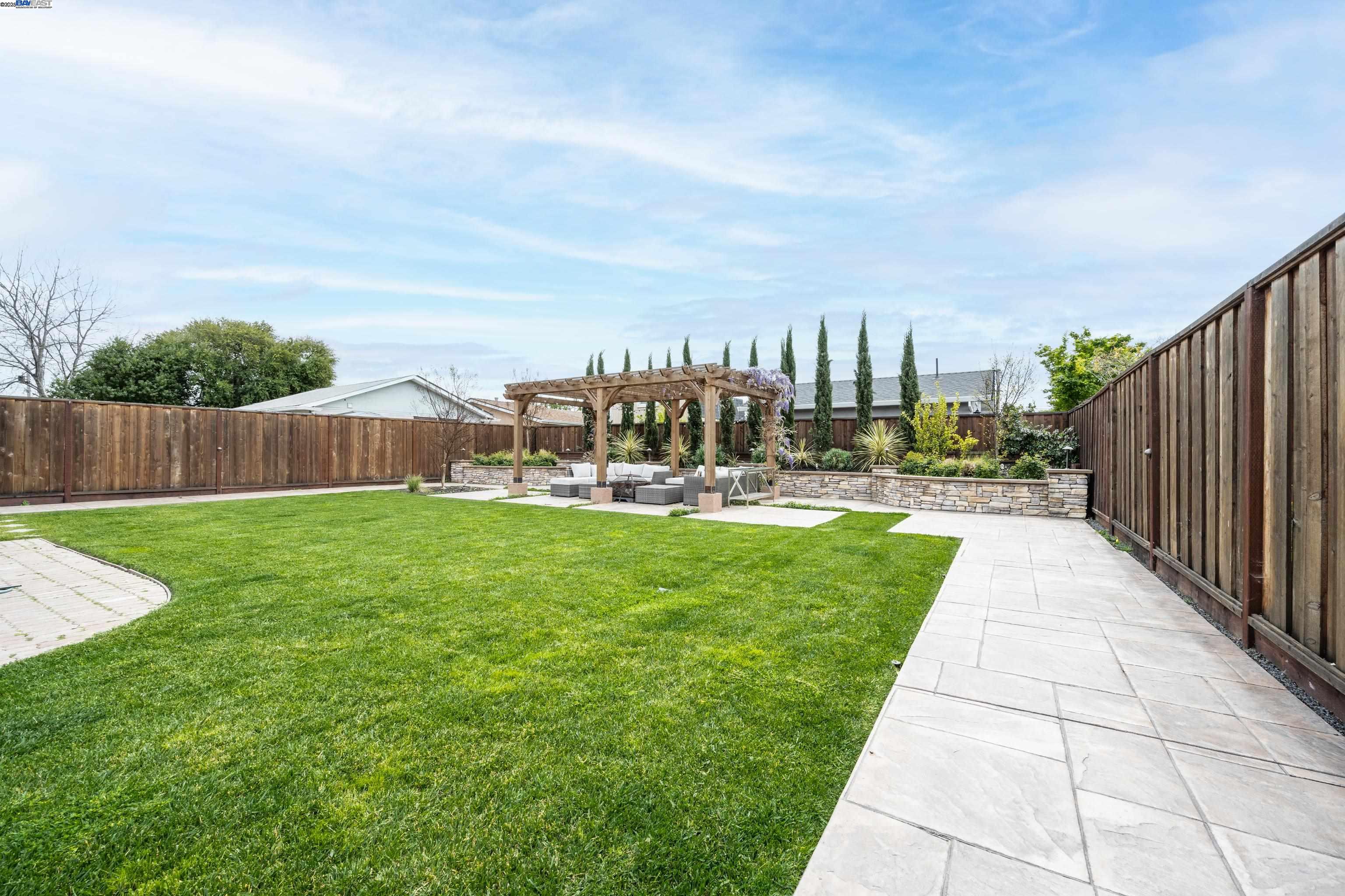 1338 Thais Ln, Hayward, California 94544, 3 Bedrooms Bedrooms, 5 Rooms Rooms,2 BathroomsBathrooms,Residential,For Sale,1338 Thais Ln,41091293