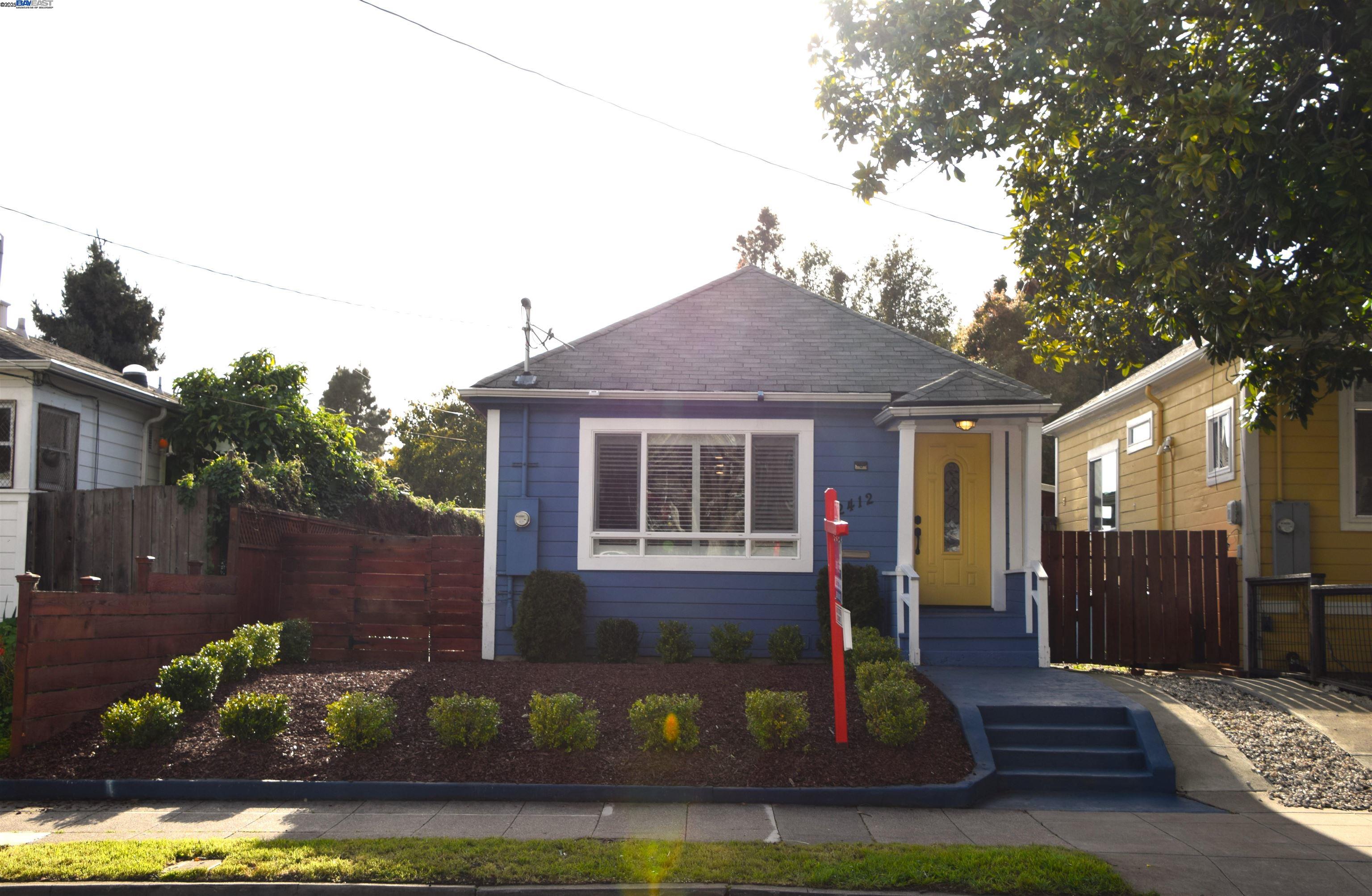 Detail Gallery Image 1 of 1 For 2412 8th St, Berkeley,  CA 94710 - 3 Beds | 2 Baths