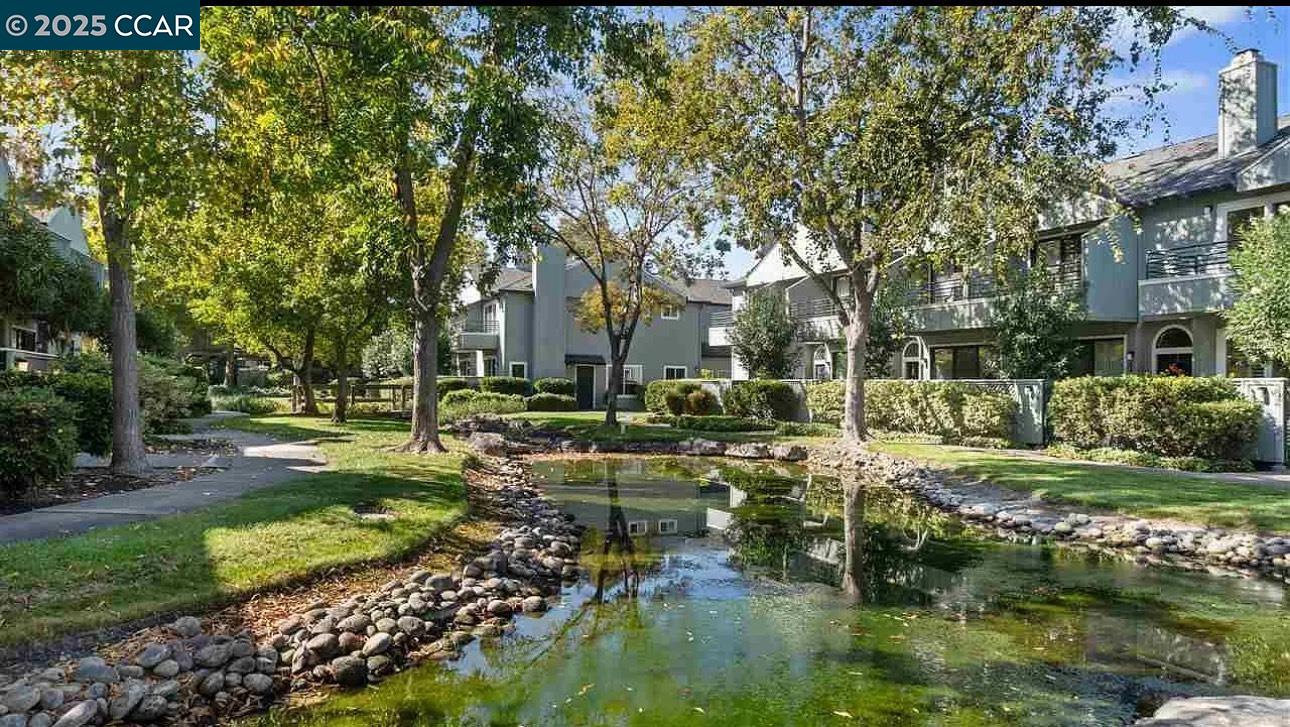 Detail Gallery Image 1 of 1 For 202 Sunspring, Pleasant Hill,  CA 94523 - 2 Beds | 2/1 Baths