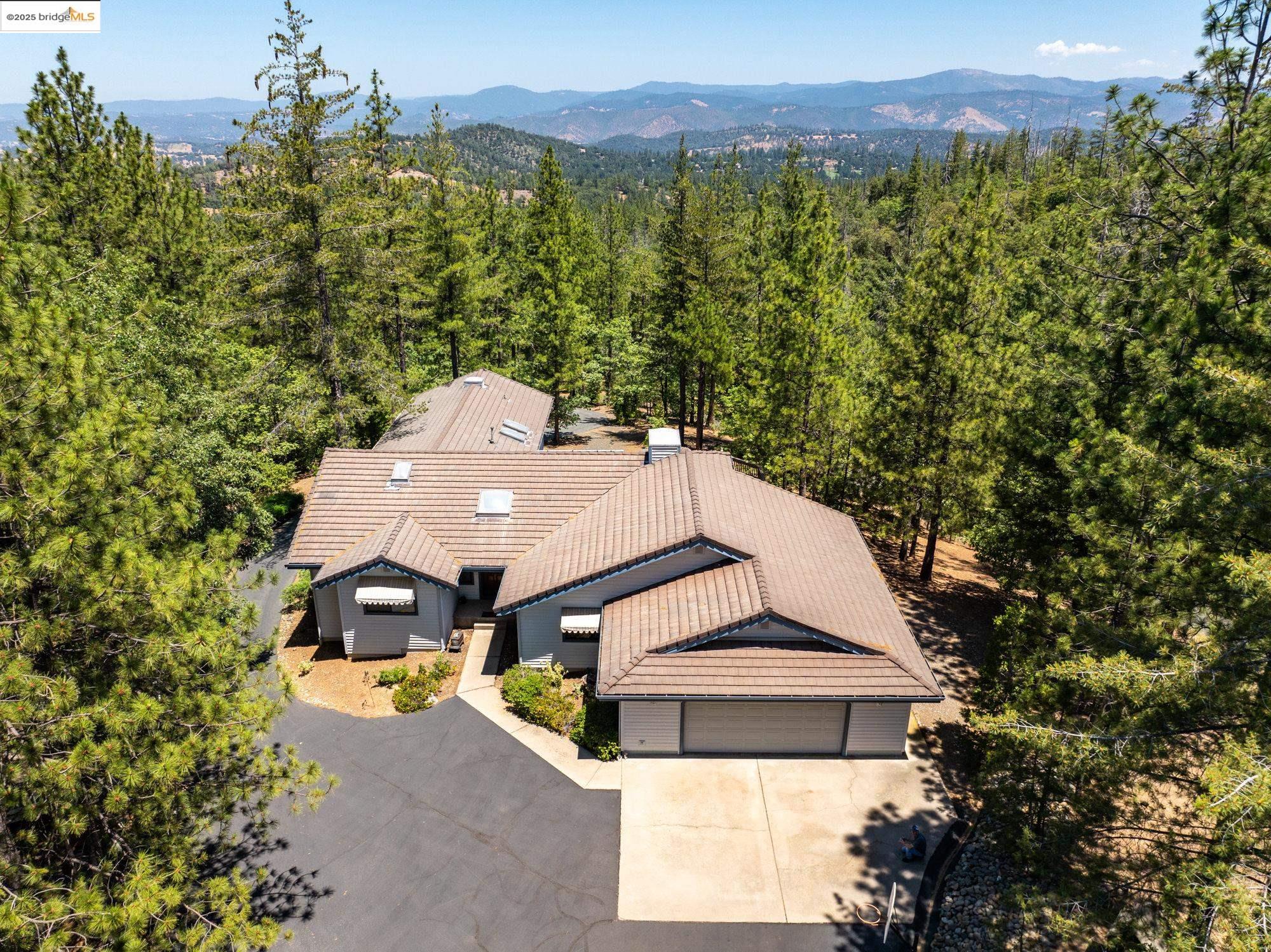 Detail Gallery Image 2 of 57 For 11335 Bridal Veil, Groveland,  CA 95321-0000 - 3 Beds | 2 Baths