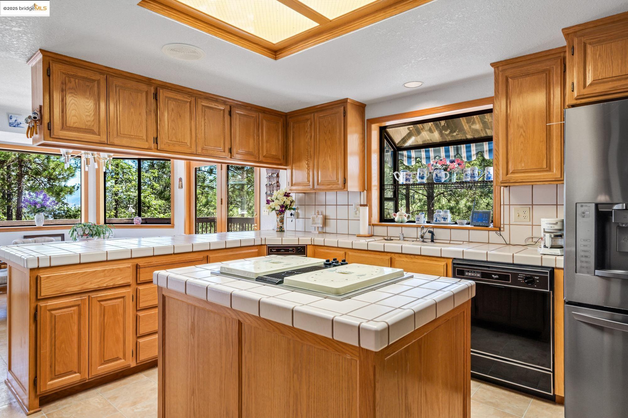 Detail Gallery Image 9 of 57 For 11335 Bridal Veil, Groveland,  CA 95321-0000 - 3 Beds | 2 Baths