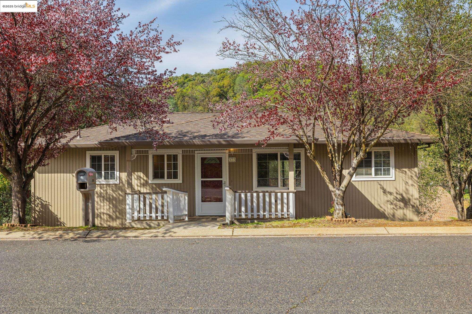 Detail Gallery Image 1 of 1 For 375 Arbona Cir N, Sonora,  CA 95370 - 3 Beds | 2/1 Baths