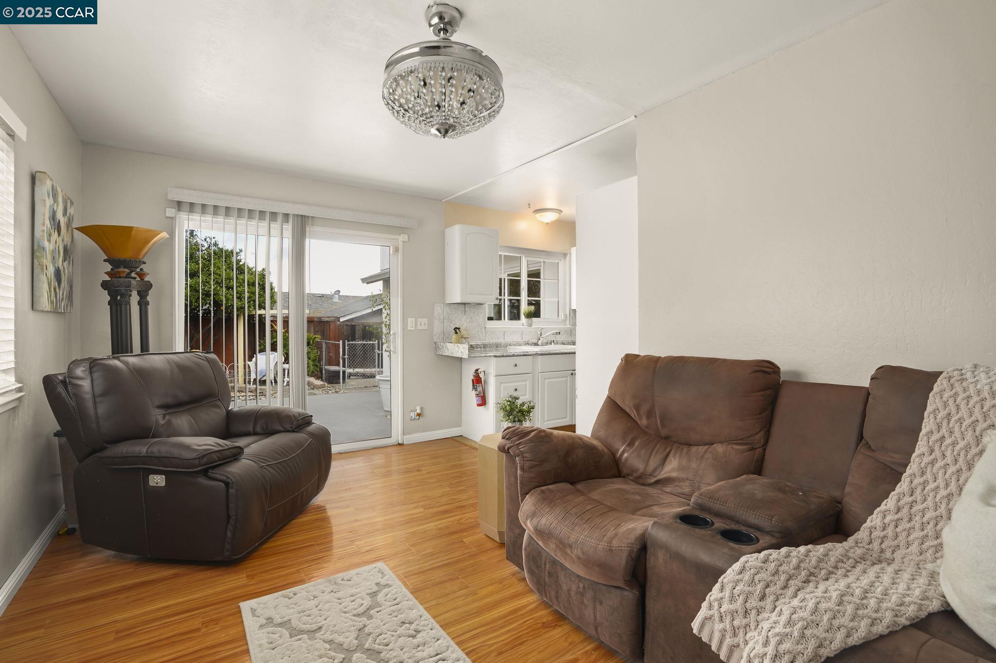 Detail Gallery Image 11 of 33 For 2279 Saint George Dr, Concord,  CA 94520 - 5 Beds | 2 Baths