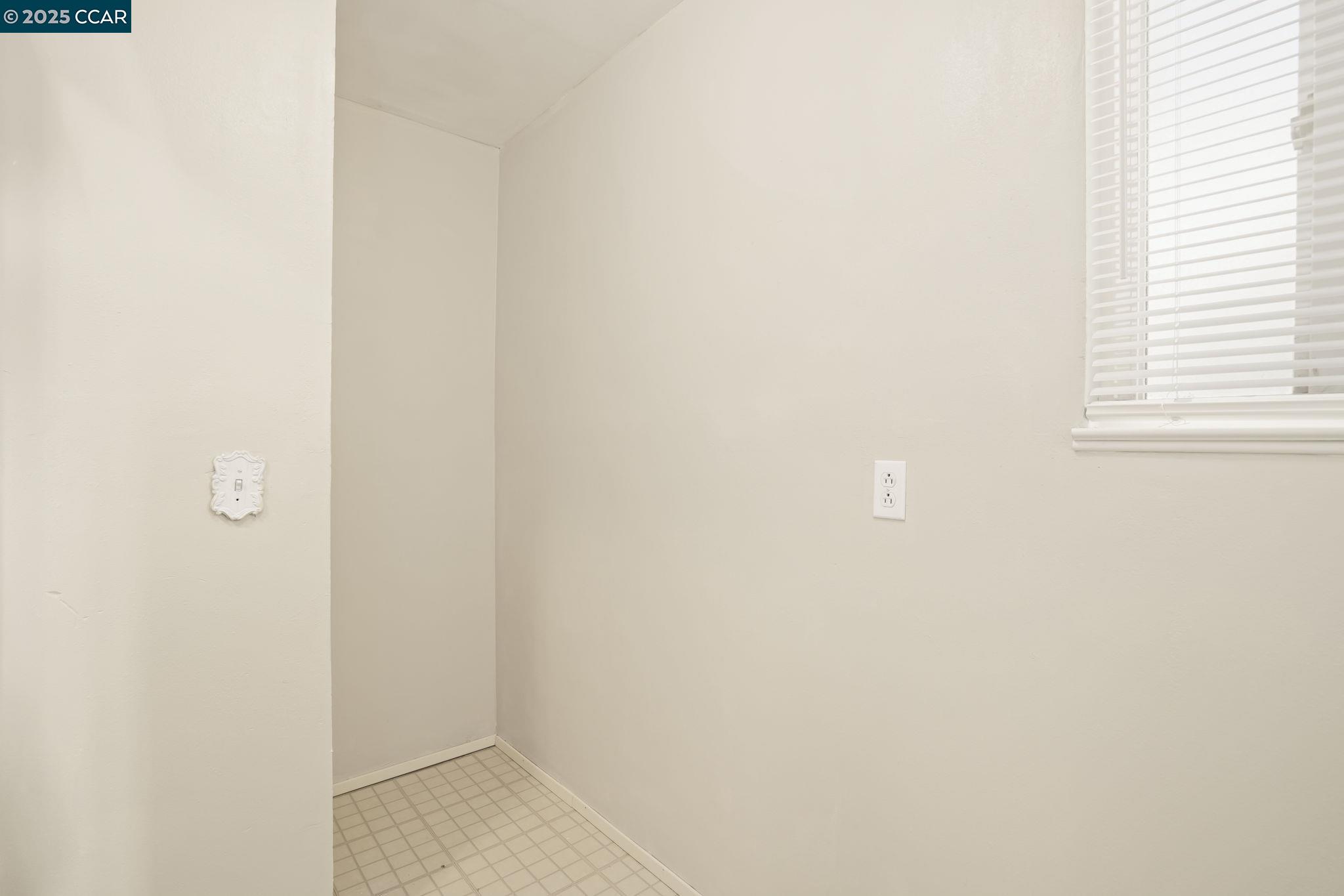 Detail Gallery Image 23 of 33 For 2279 Saint George Dr, Concord,  CA 94520 - 5 Beds | 2 Baths