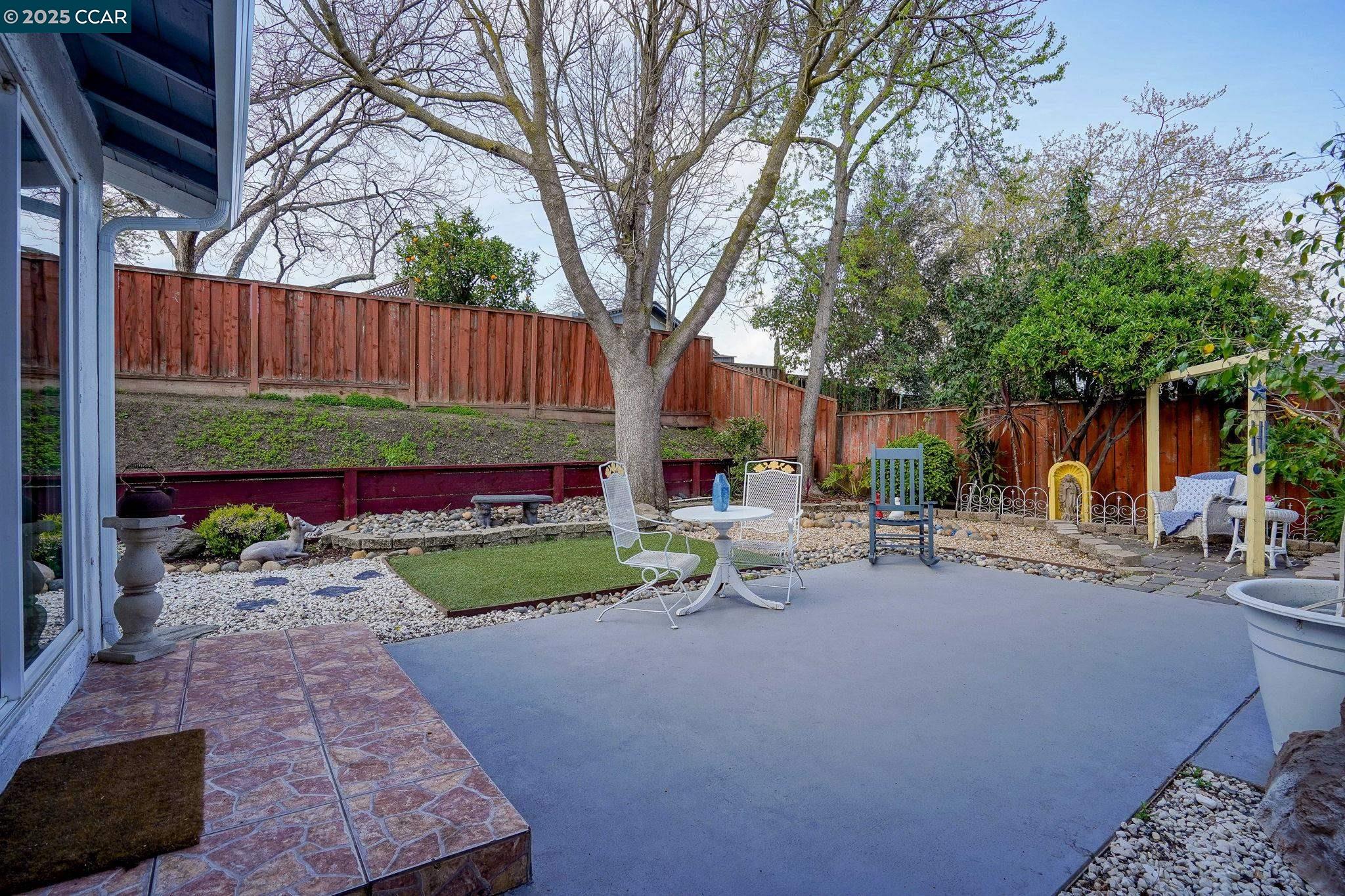 Detail Gallery Image 26 of 33 For 2279 Saint George Dr, Concord,  CA 94520 - 5 Beds | 2 Baths