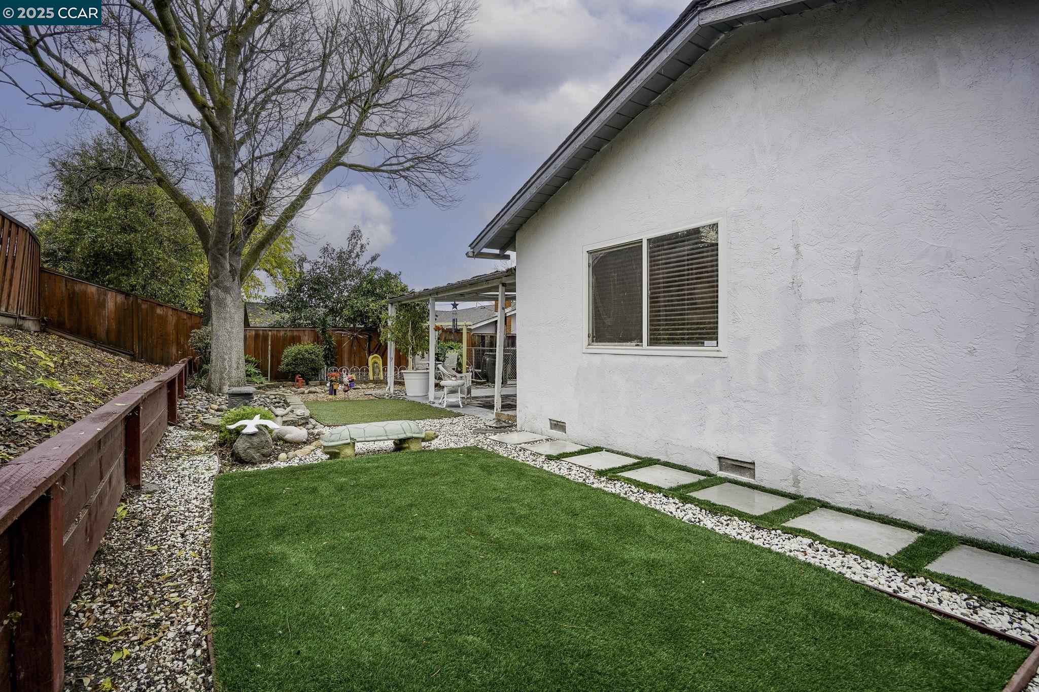 Detail Gallery Image 30 of 33 For 2279 Saint George Dr, Concord,  CA 94520 - 5 Beds | 2 Baths