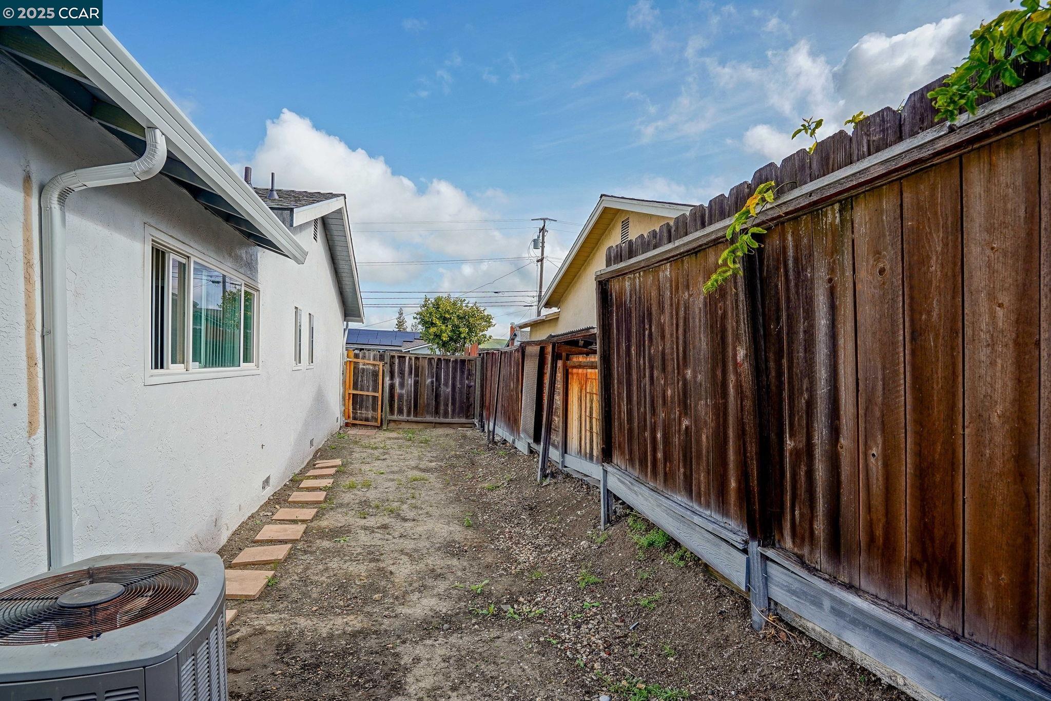 Detail Gallery Image 33 of 33 For 2279 Saint George Dr, Concord,  CA 94520 - 5 Beds | 2 Baths