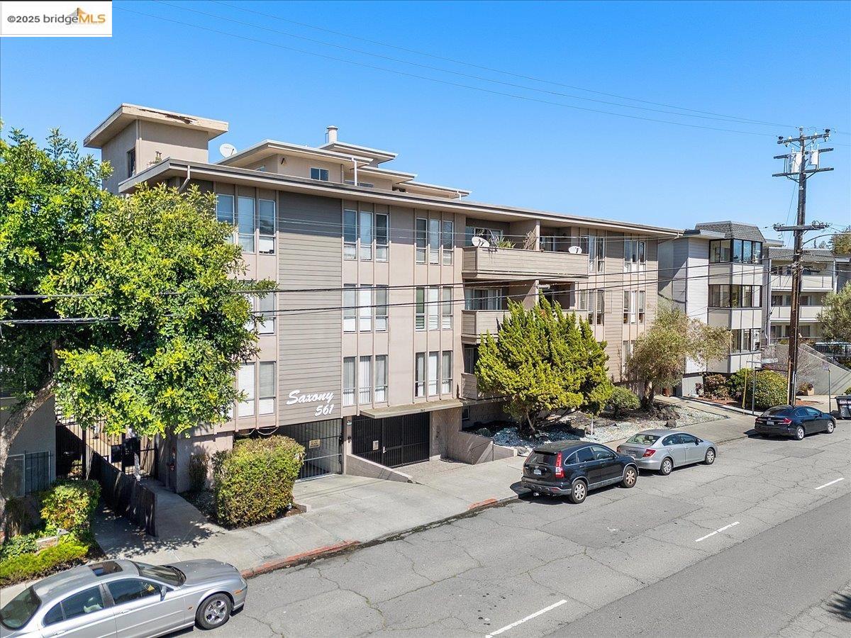 561 Oakland Avenue