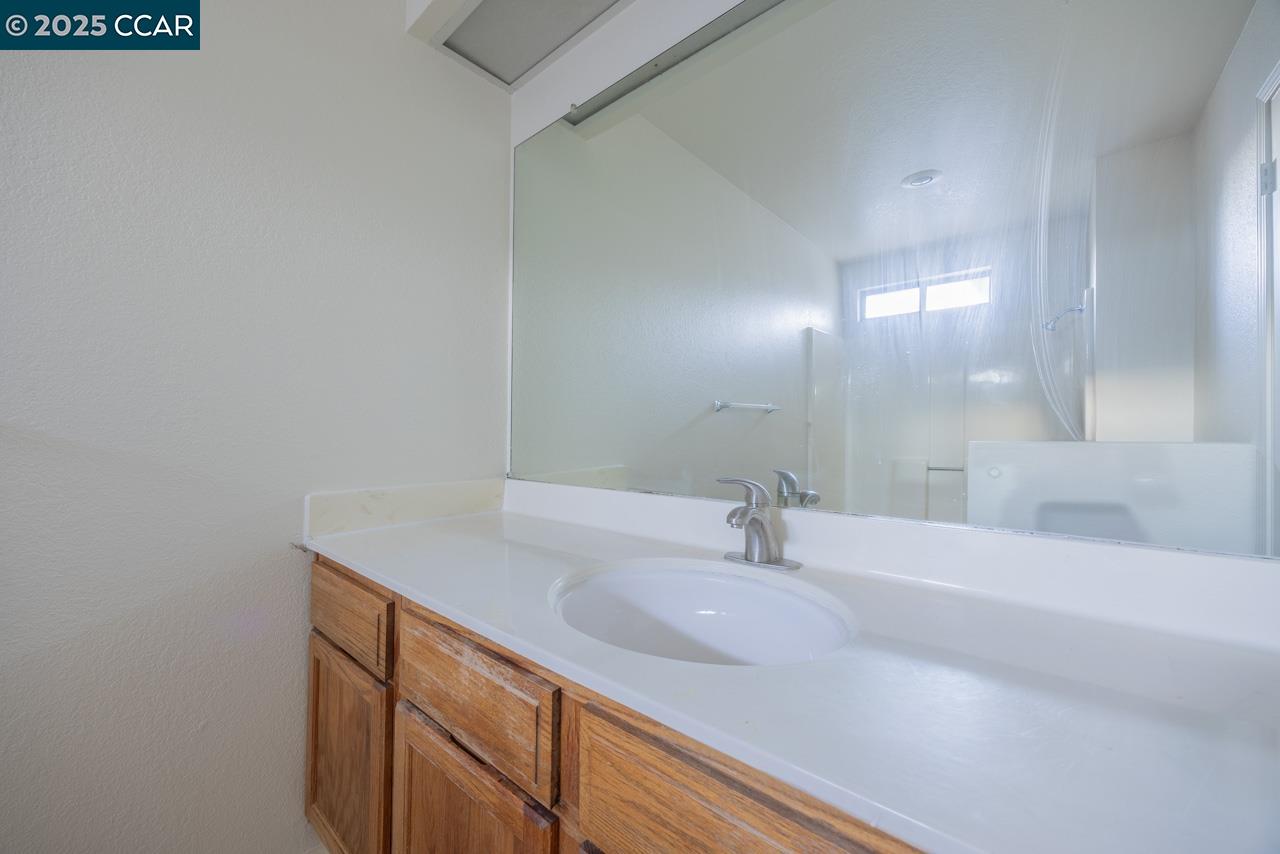 Detail Gallery Image 11 of 22 For 1710 Partridge Ln, Tracy,  CA 95376 - 4 Beds | 3 Baths