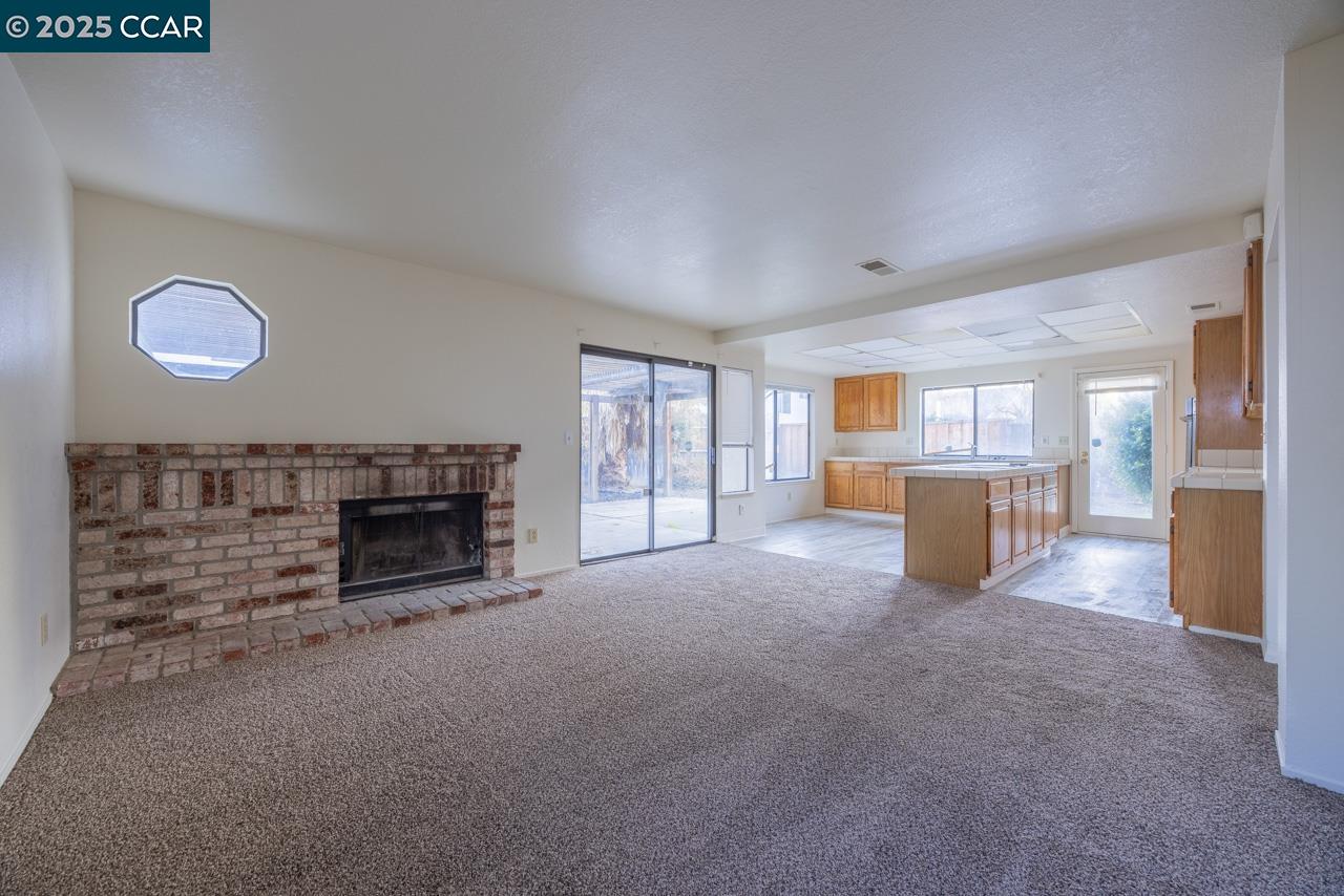 Detail Gallery Image 6 of 22 For 1710 Partridge Ln, Tracy,  CA 95376 - 4 Beds | 3 Baths
