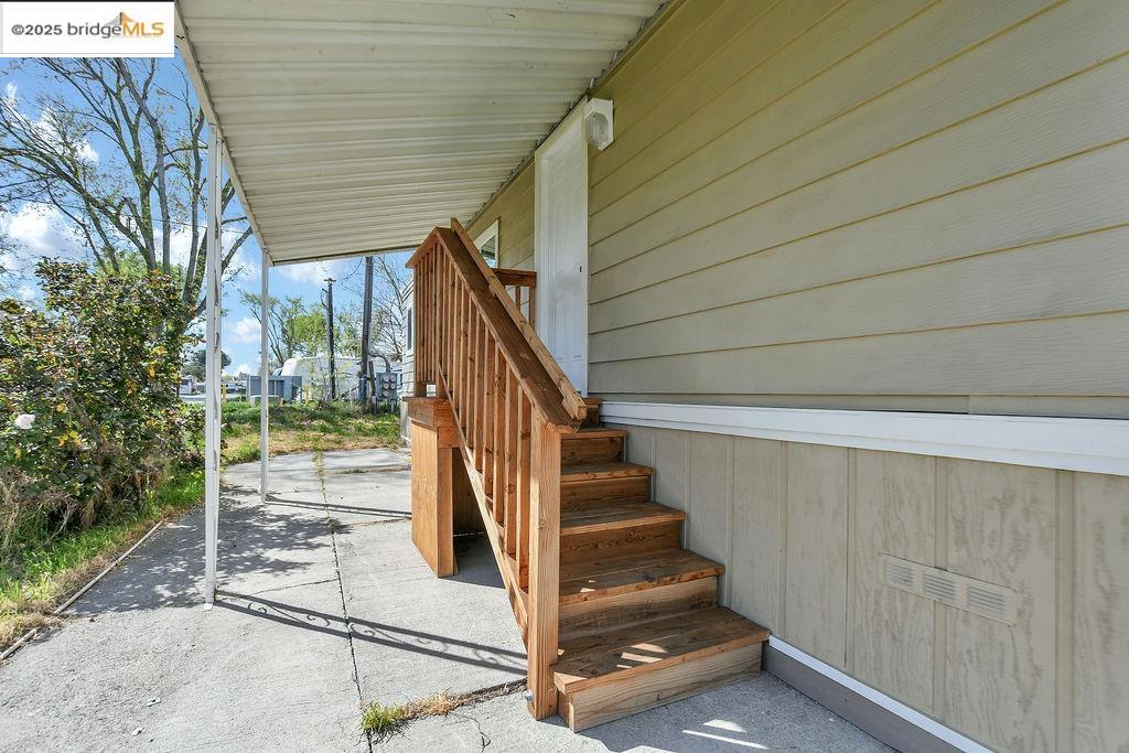 Detail Gallery Image 3 of 25 For 3505 Gateway Drive #E5,  Bethel Island,  CA 94511 - 3 Beds | 1 Baths