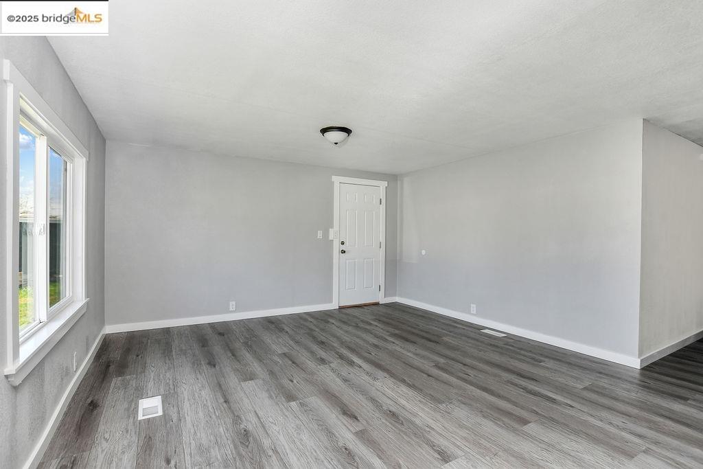 Detail Gallery Image 5 of 25 For 3505 Gateway Drive #E5,  Bethel Island,  CA 94511 - 3 Beds | 1 Baths