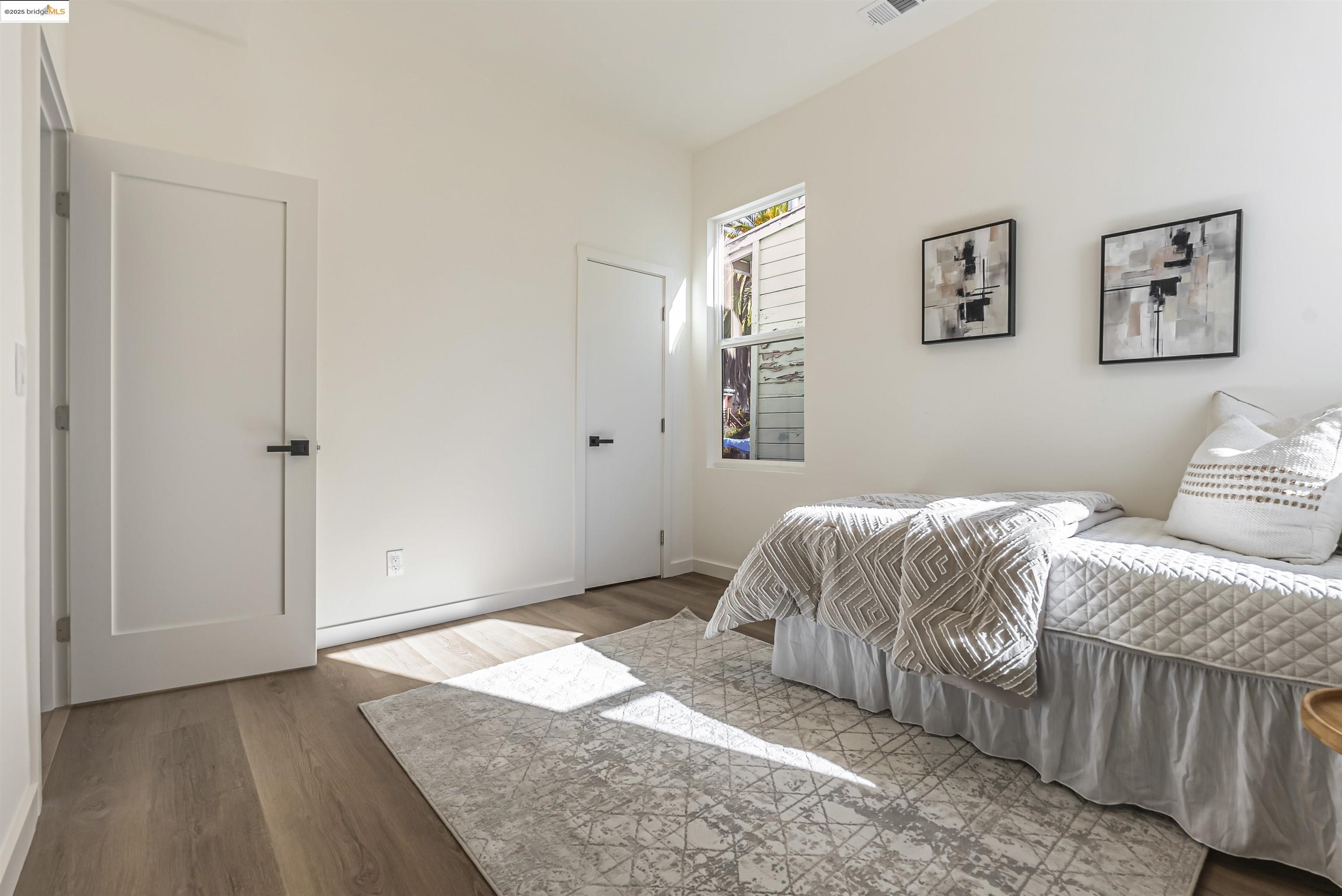 Detail Gallery Image 17 of 34 For 672 27th St, Oakland,  CA 94612 - 3 Beds | 2 Baths