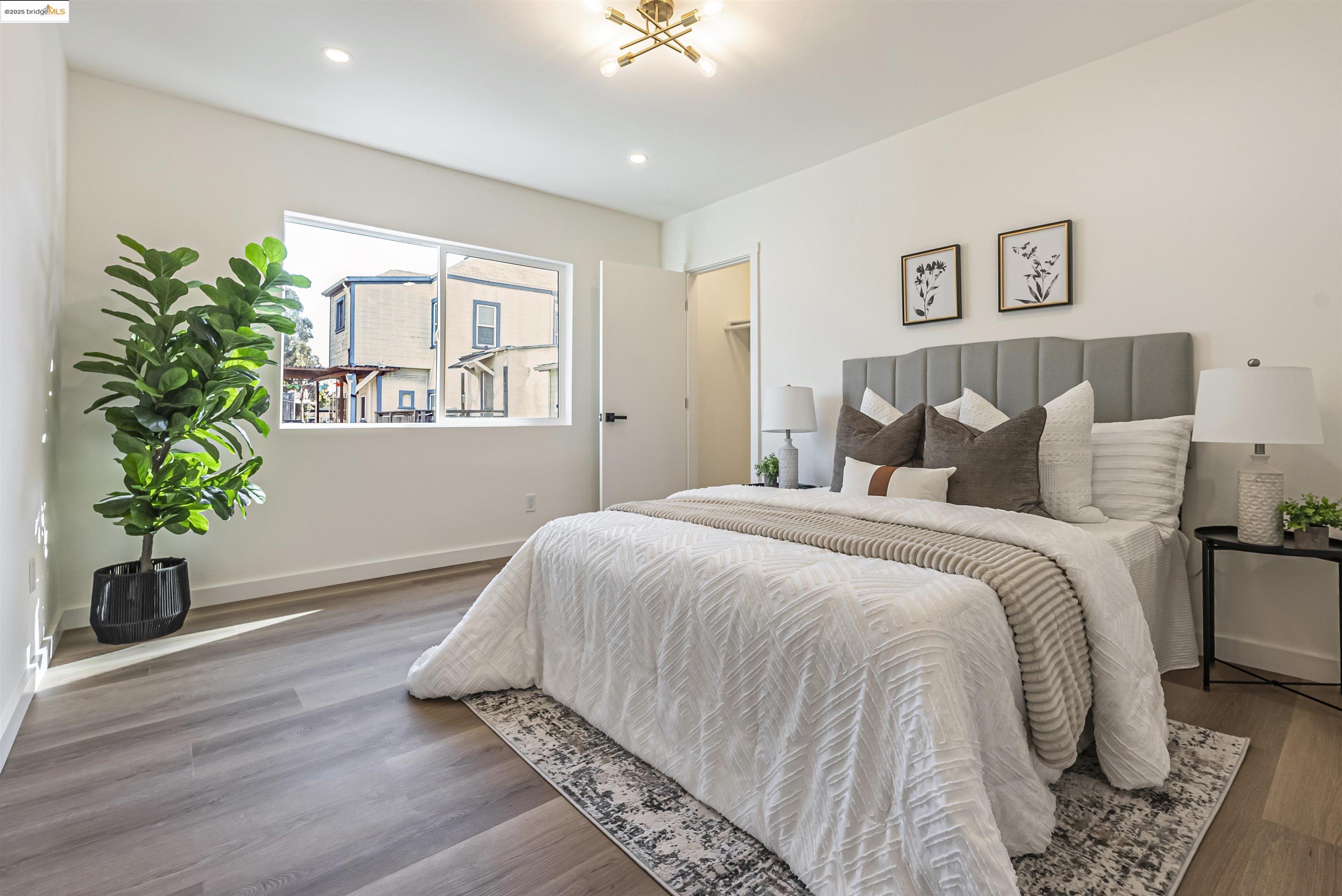 Detail Gallery Image 18 of 34 For 672 27th St, Oakland,  CA 94612 - 3 Beds | 2 Baths