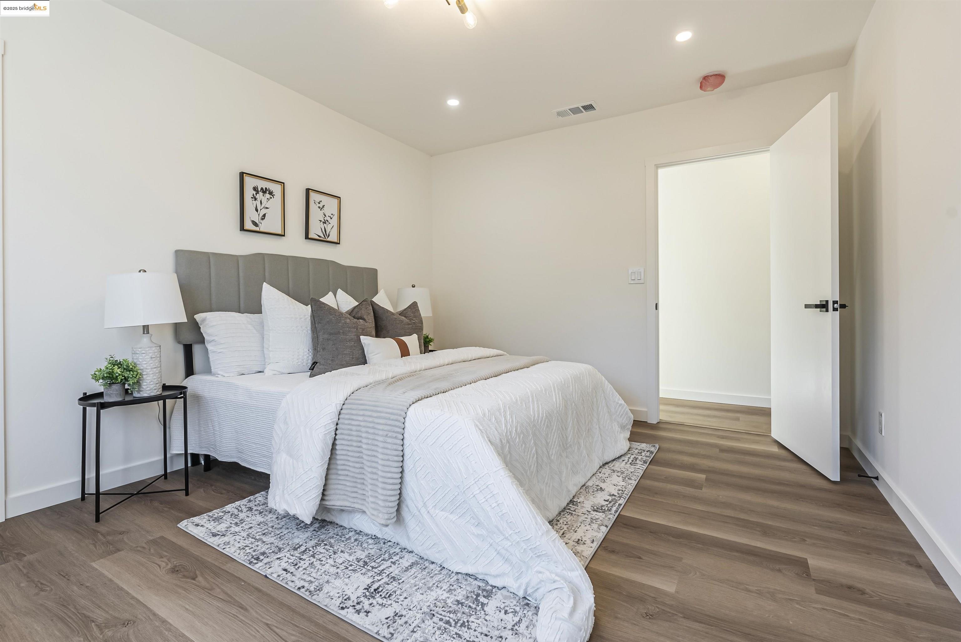 Detail Gallery Image 19 of 34 For 672 27th St, Oakland,  CA 94612 - 3 Beds | 2 Baths
