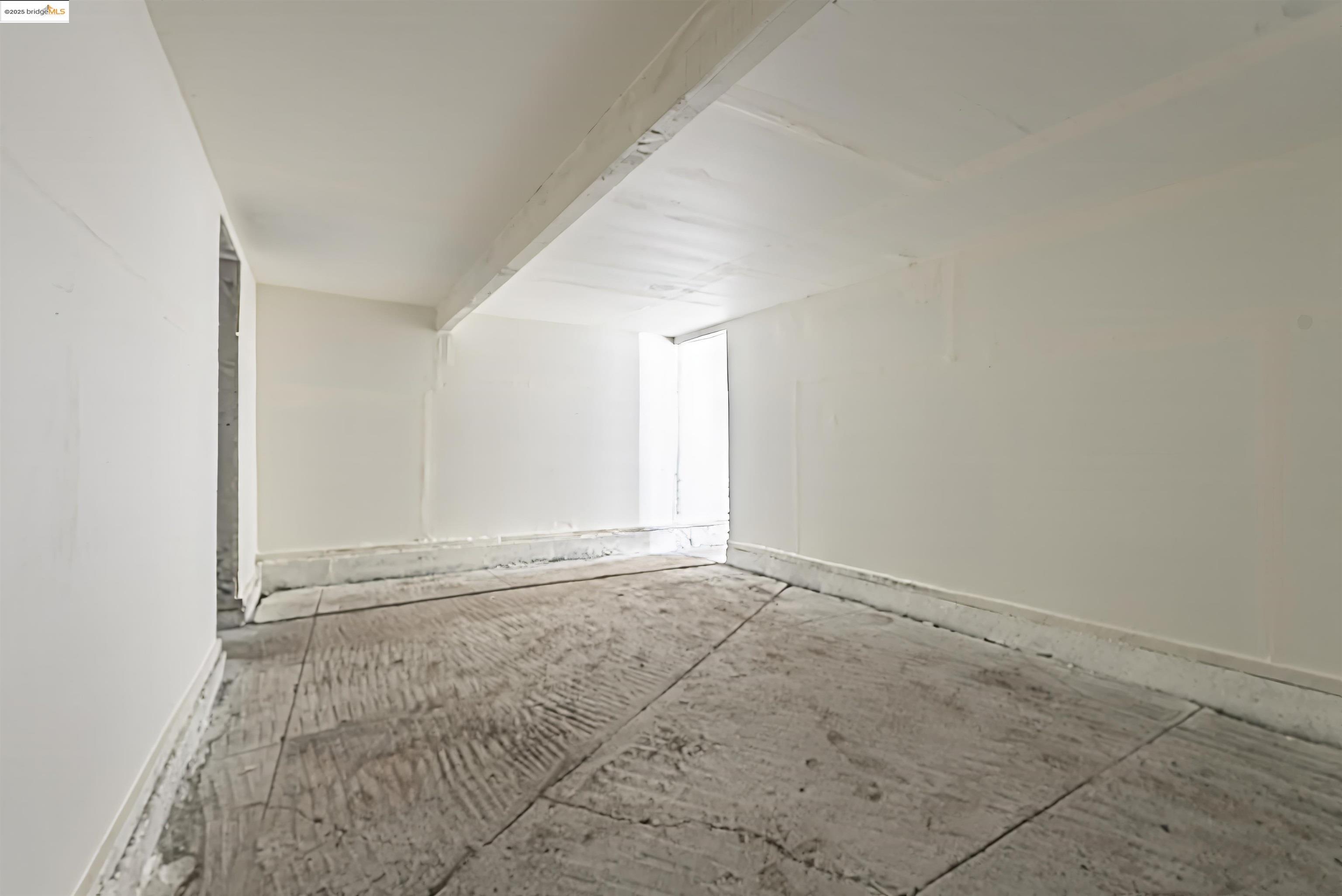 Detail Gallery Image 32 of 34 For 672 27th St, Oakland,  CA 94612 - 3 Beds | 2 Baths