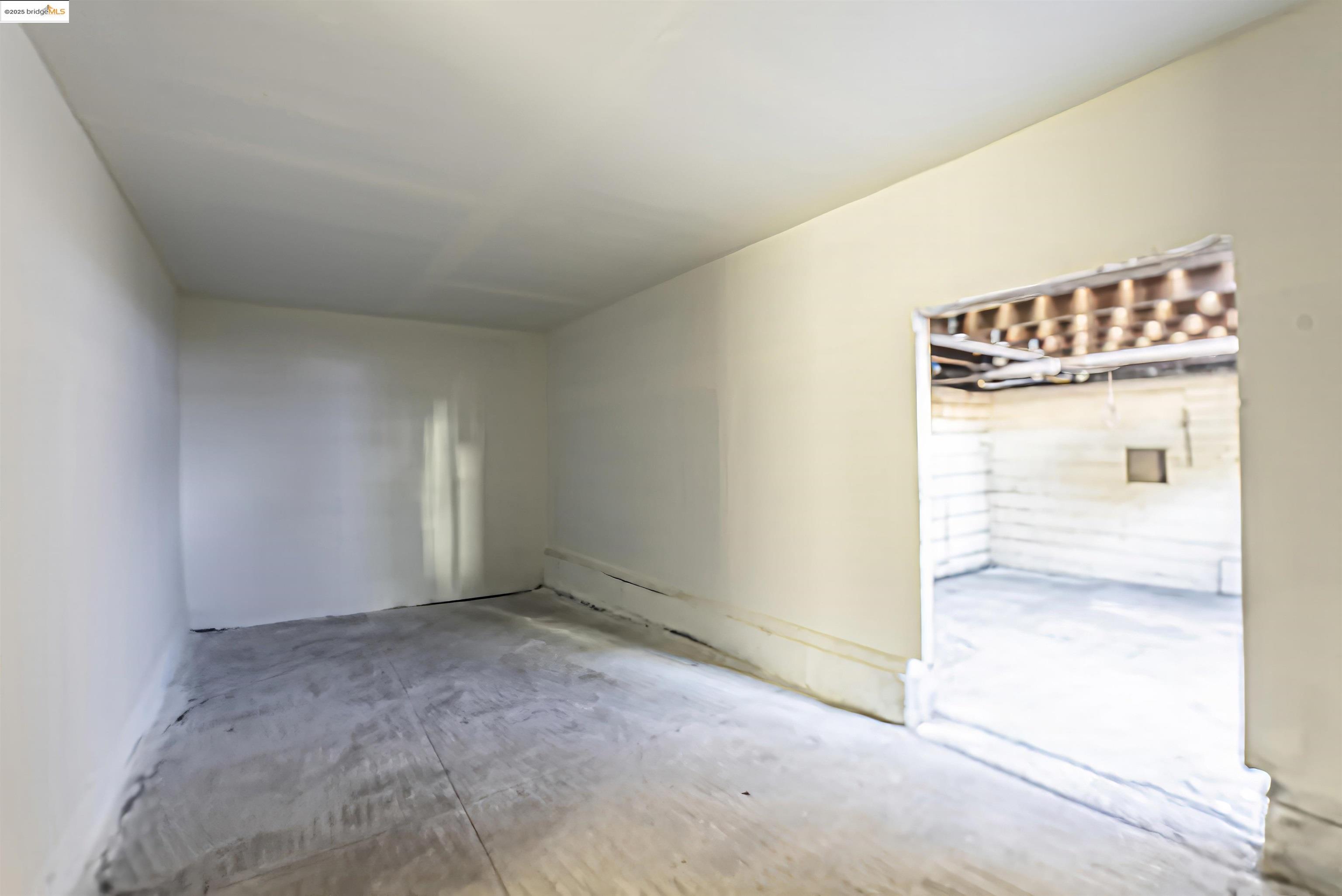 Detail Gallery Image 33 of 34 For 672 27th St, Oakland,  CA 94612 - 3 Beds | 2 Baths