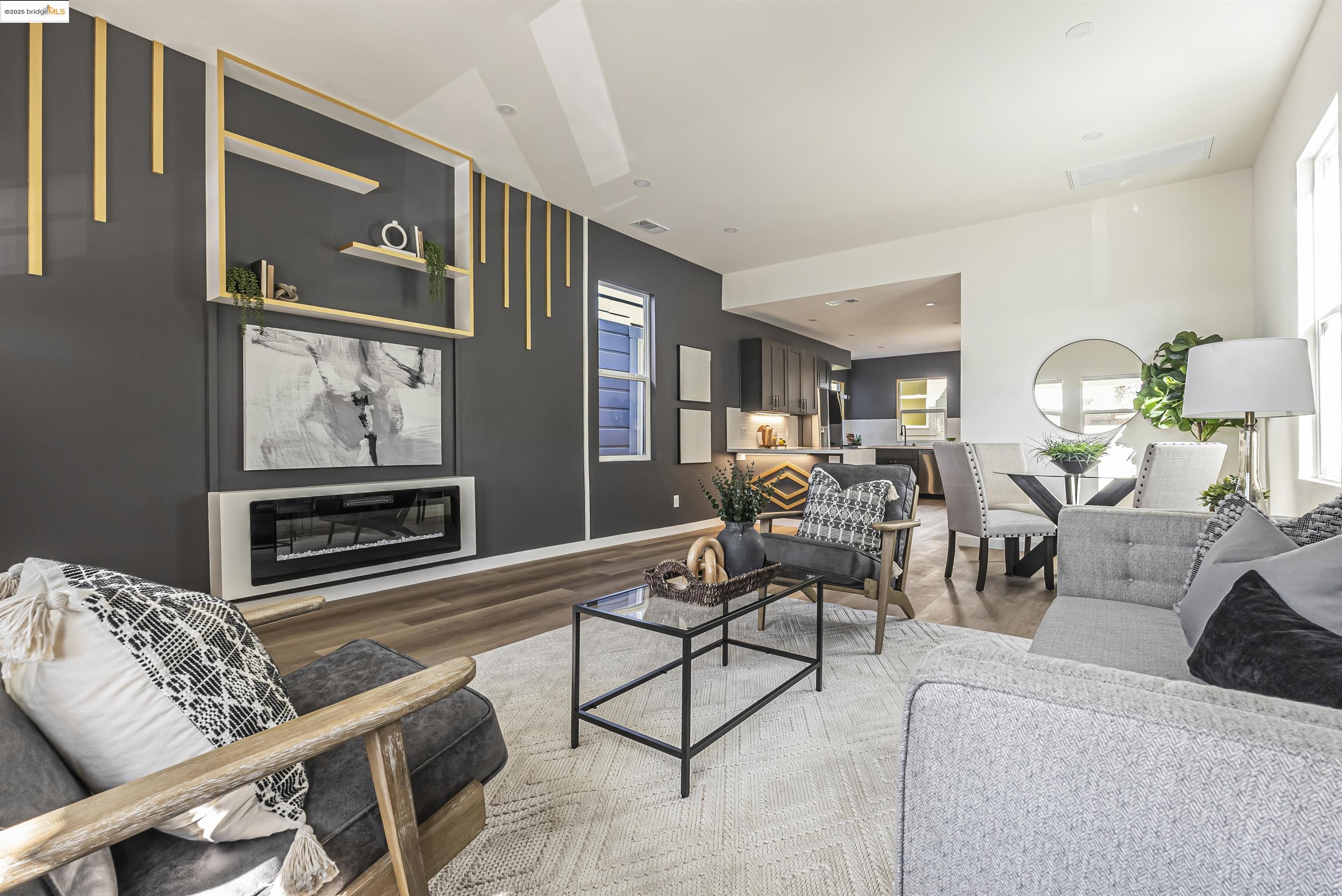 Detail Gallery Image 7 of 34 For 672 27th St, Oakland,  CA 94612 - 3 Beds | 2 Baths