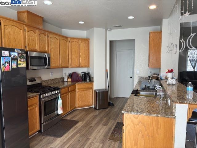 Detail Gallery Image 3 of 5 For 1551 Autumn Meadow Ln, Tracy,  CA 95376-5638 - 5 Beds | 2/1 Baths