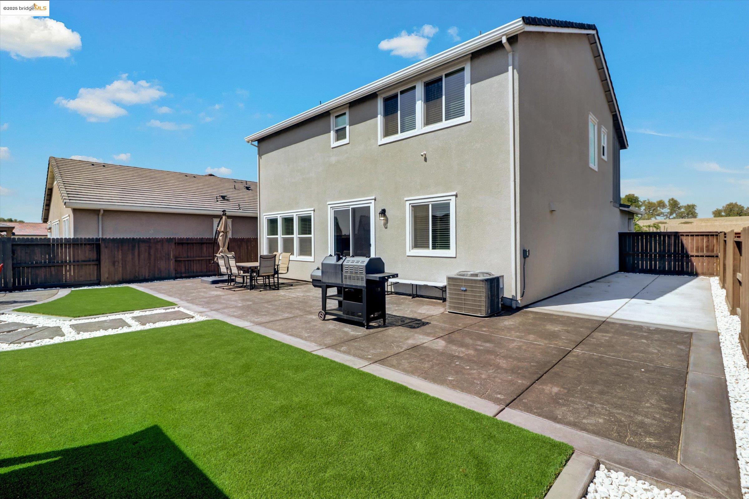 Detail Gallery Image 29 of 36 For 15558 Loop River Rd, Lathrop,  CA 95330 - 5 Beds | 3 Baths