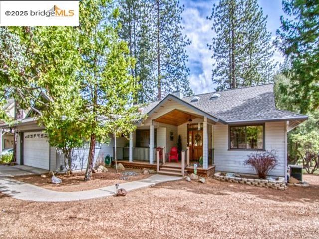 Detail Gallery Image 1 of 53 For 20838 Knollcrest Ct., Groveland,  CA 95321 - 3 Beds | 2 Baths
