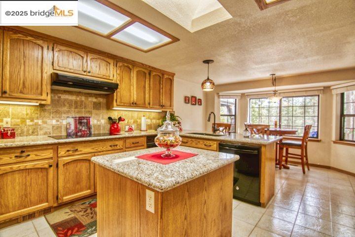 Detail Gallery Image 17 of 53 For 20838 Knollcrest Ct., Groveland,  CA 95321 - 3 Beds | 2 Baths
