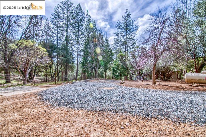 Detail Gallery Image 4 of 53 For 20838 Knollcrest Ct., Groveland,  CA 95321 - 3 Beds | 2 Baths