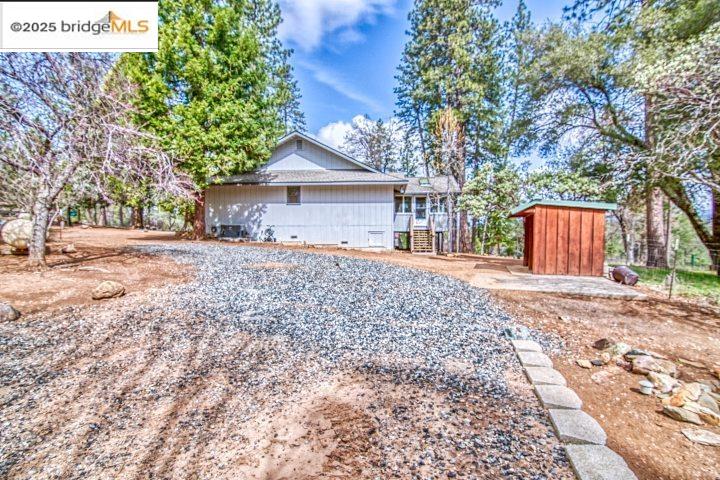 Detail Gallery Image 6 of 53 For 20838 Knollcrest Ct., Groveland,  CA 95321 - 3 Beds | 2 Baths