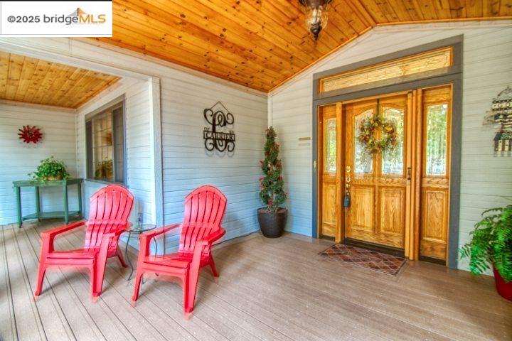 Detail Gallery Image 9 of 53 For 20838 Knollcrest Ct., Groveland,  CA 95321 - 3 Beds | 2 Baths