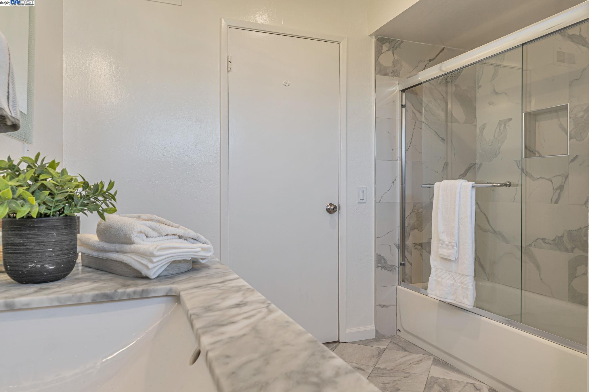Detail Gallery Image 30 of 44 For 947 Crane Ave, Foster City,  CA 94404 - 4 Beds | 2 Baths