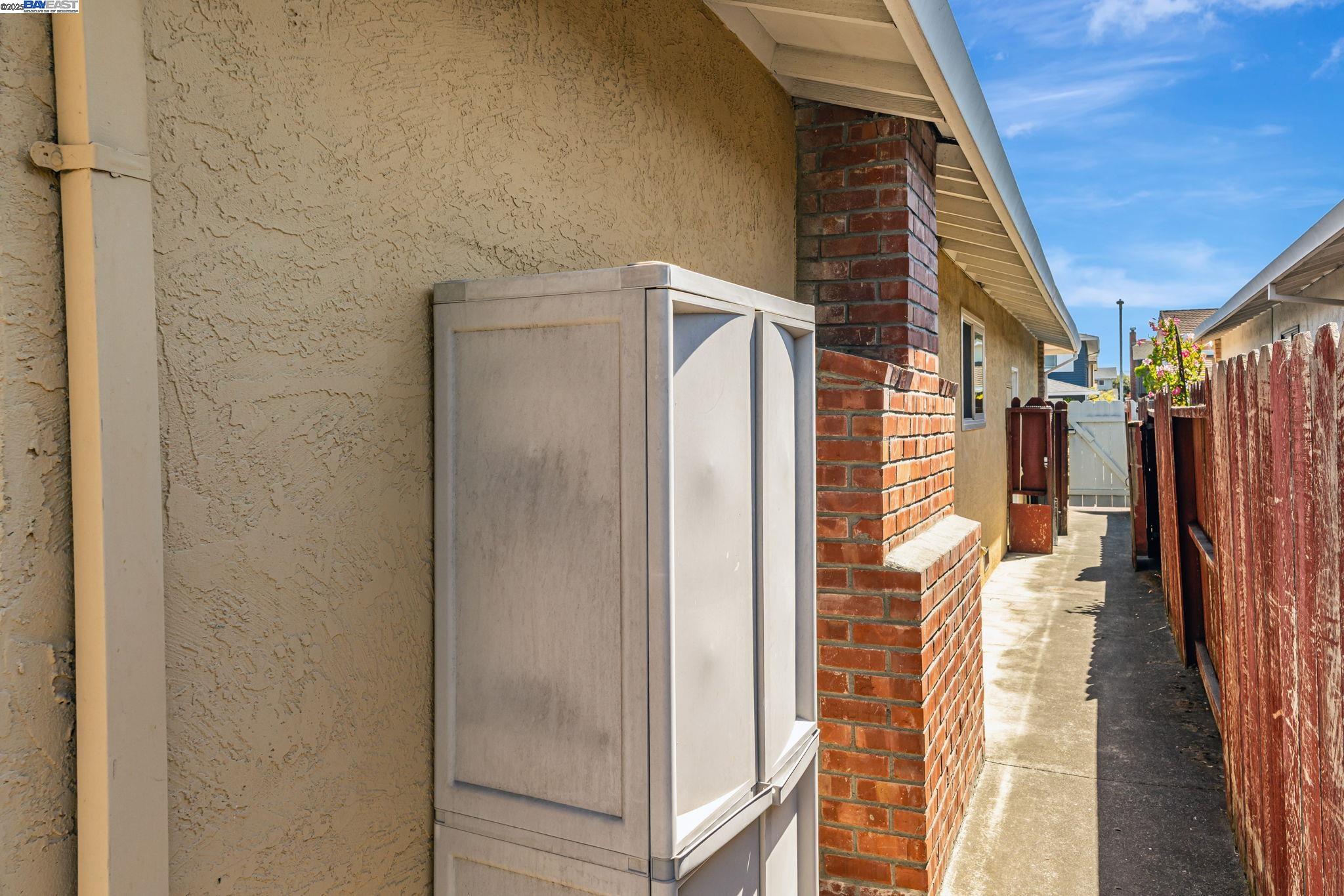 Detail Gallery Image 43 of 44 For 947 Crane Ave, Foster City,  CA 94404 - 4 Beds | 2 Baths