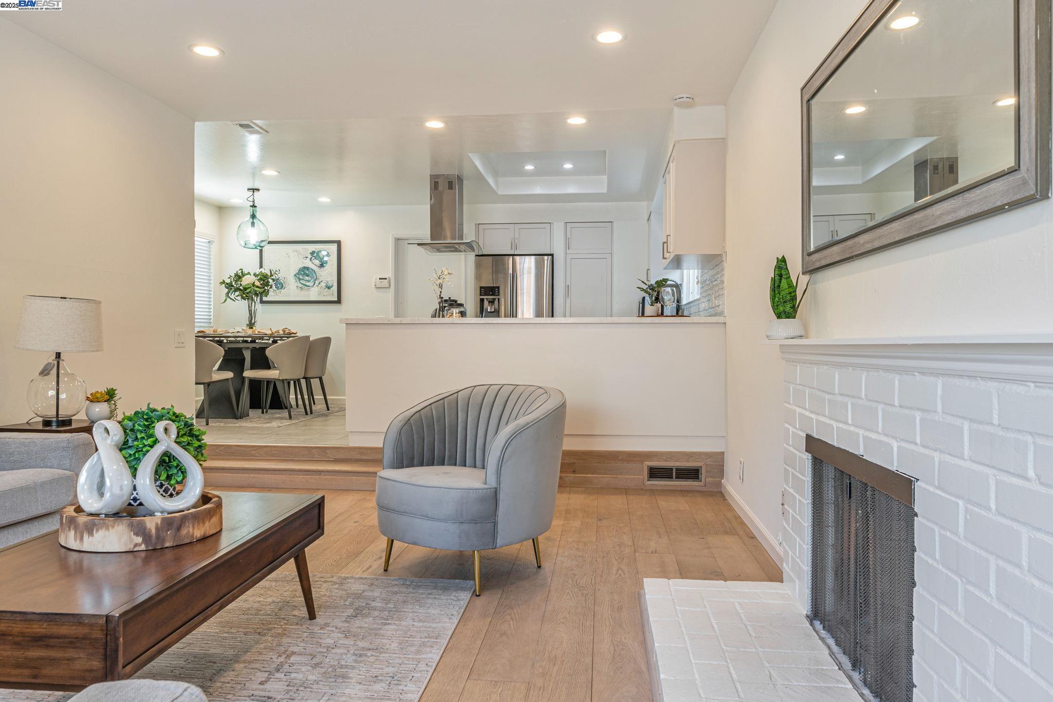 Detail Gallery Image 10 of 44 For 947 Crane Ave, Foster City,  CA 94404 - 4 Beds | 2 Baths