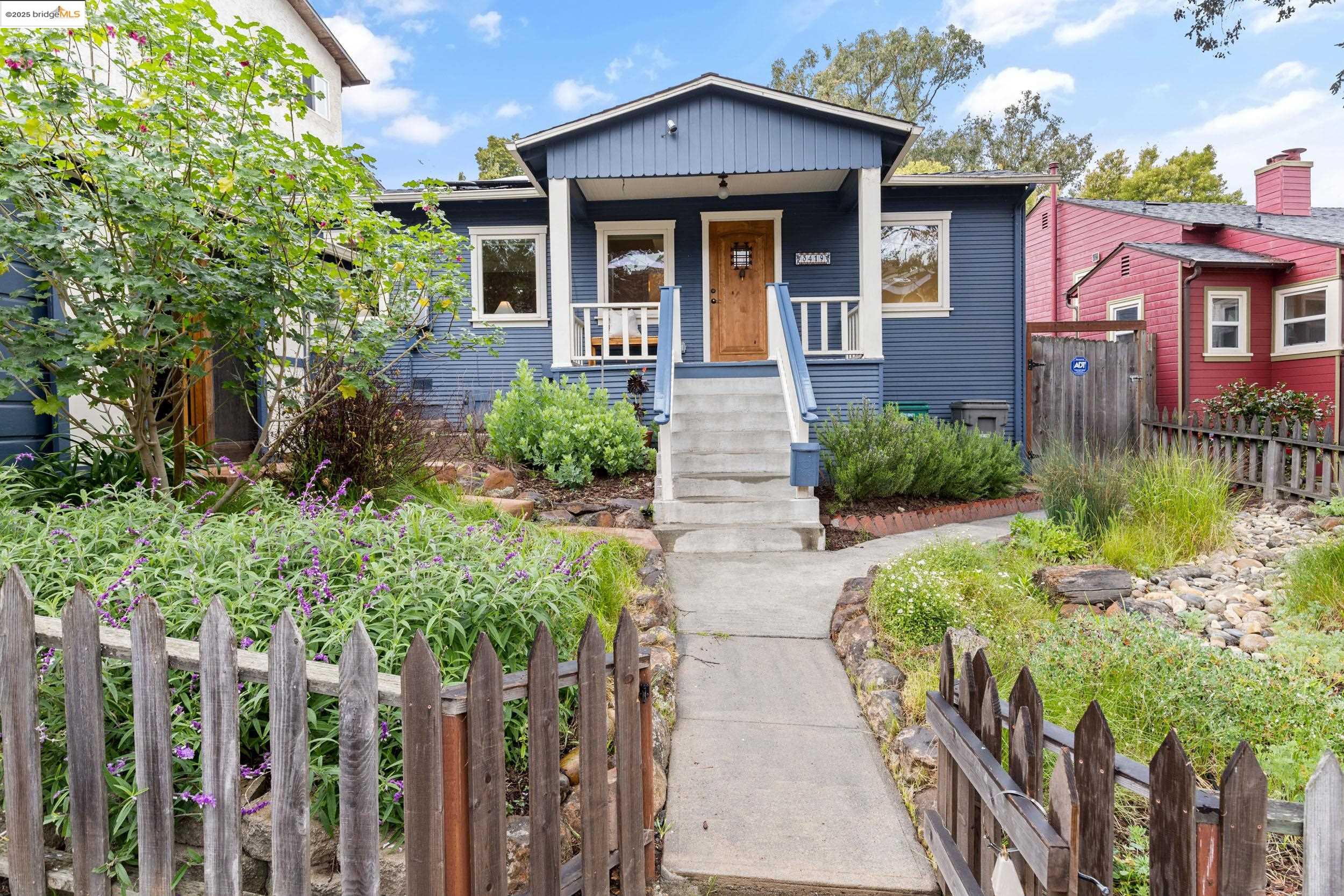 Detail Gallery Image 1 of 1 For 3419 Pierson St, Oakland,  CA 94619 - 2 Beds | 1 Baths