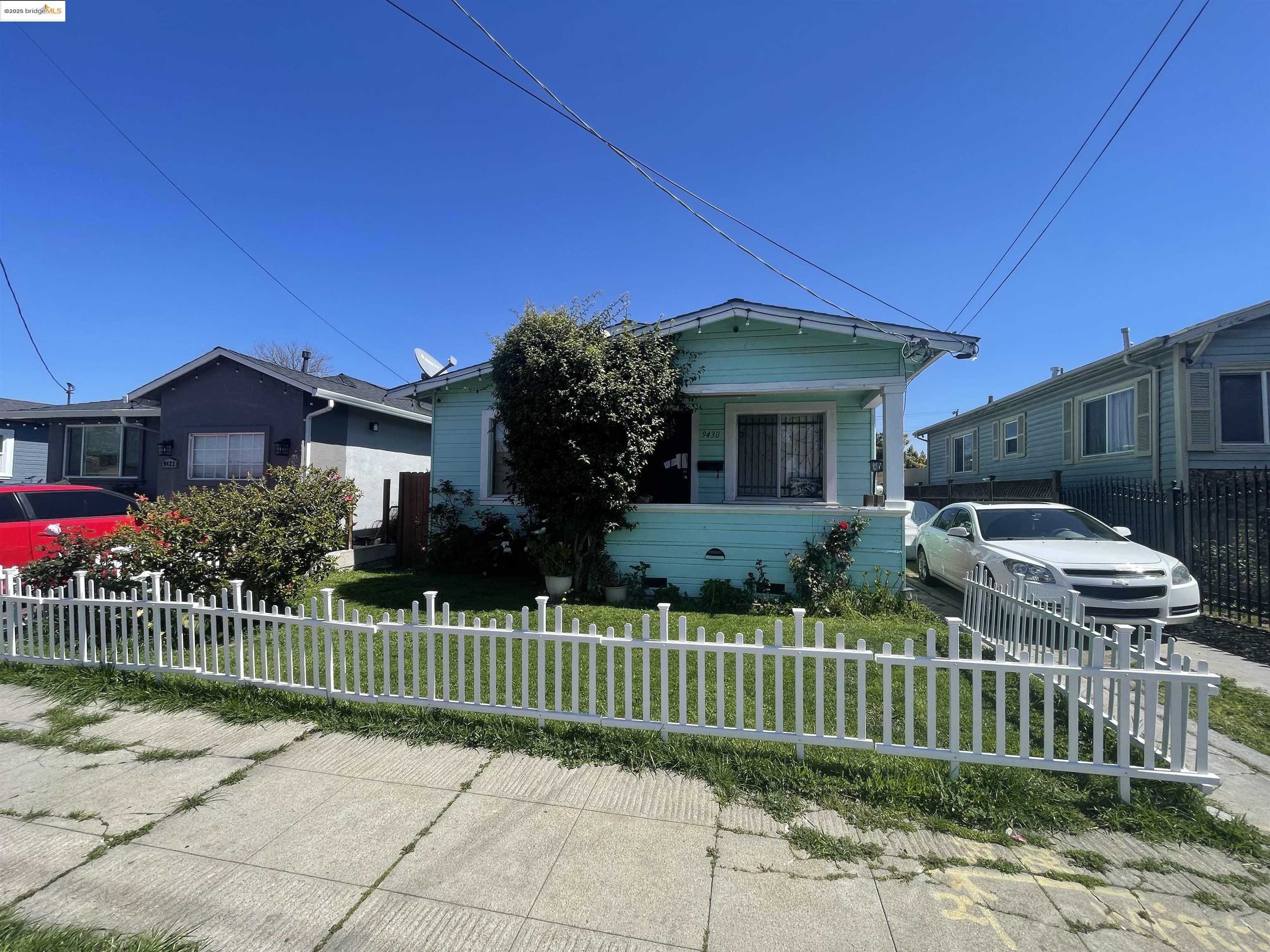 Detail Gallery Image 1 of 1 For 9430 C, Oakland,  CA 94603 - 2 Beds | 1 Baths