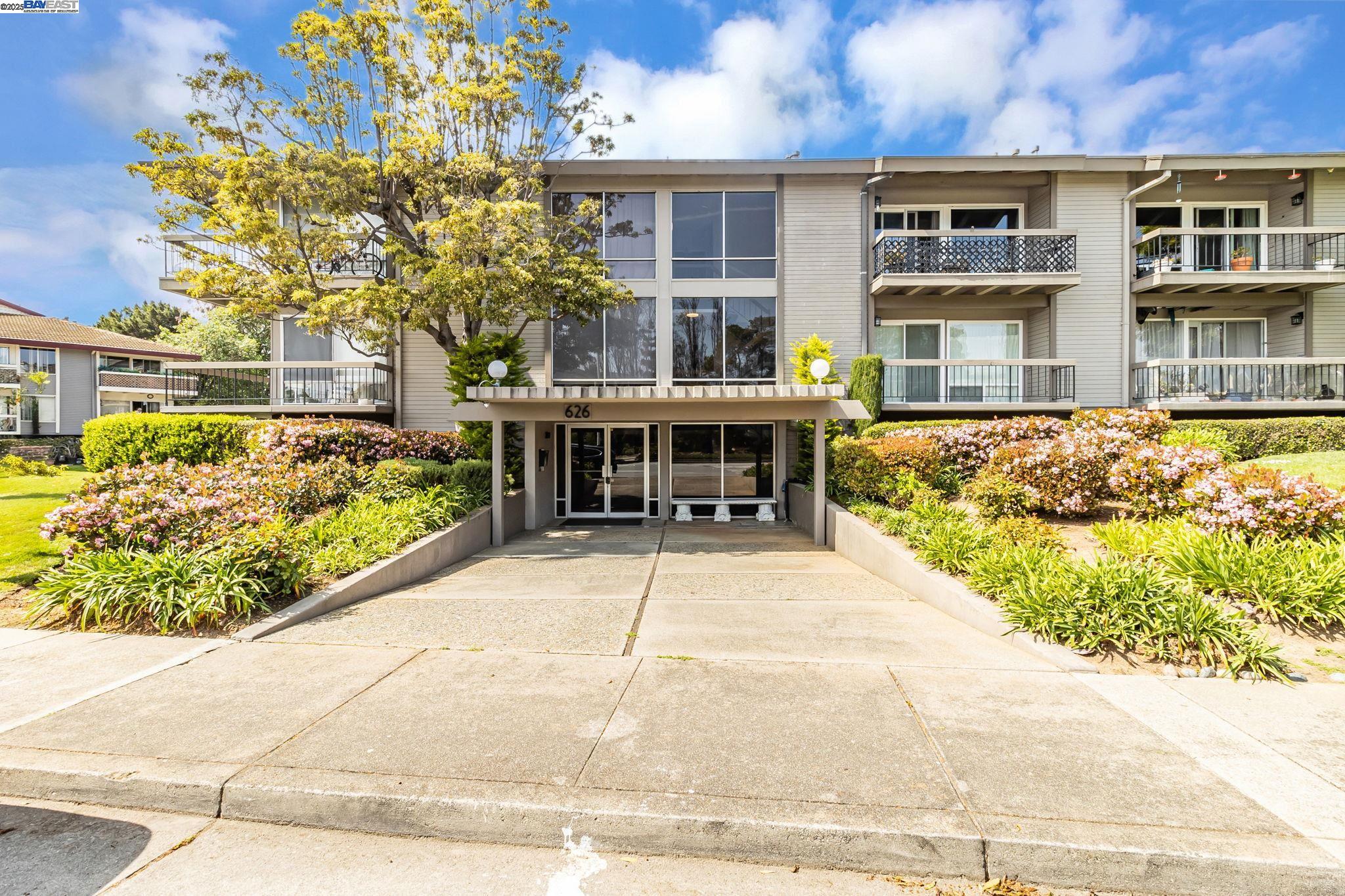 Detail Gallery Image 3 of 42 For 626 Mariners Island Blvd #209,  San Mateo,  CA 94404 - 0 Beds | 1 Baths