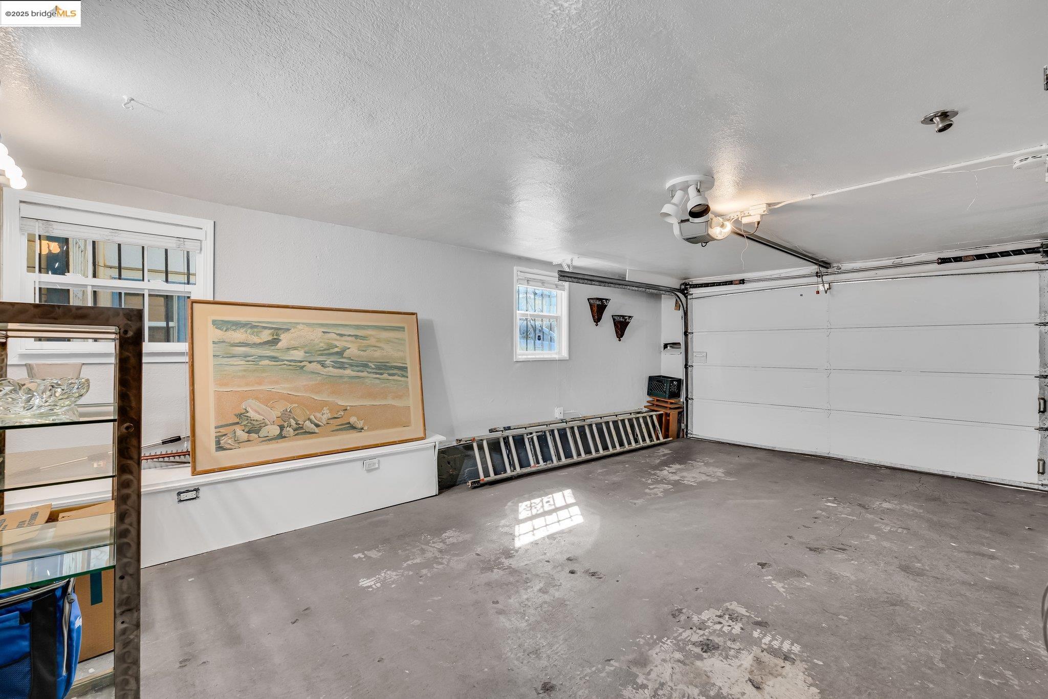 Detail Gallery Image 25 of 38 For 688 66th Street, Oakland,  CA 94609 - 2 Beds | 2/1 Baths