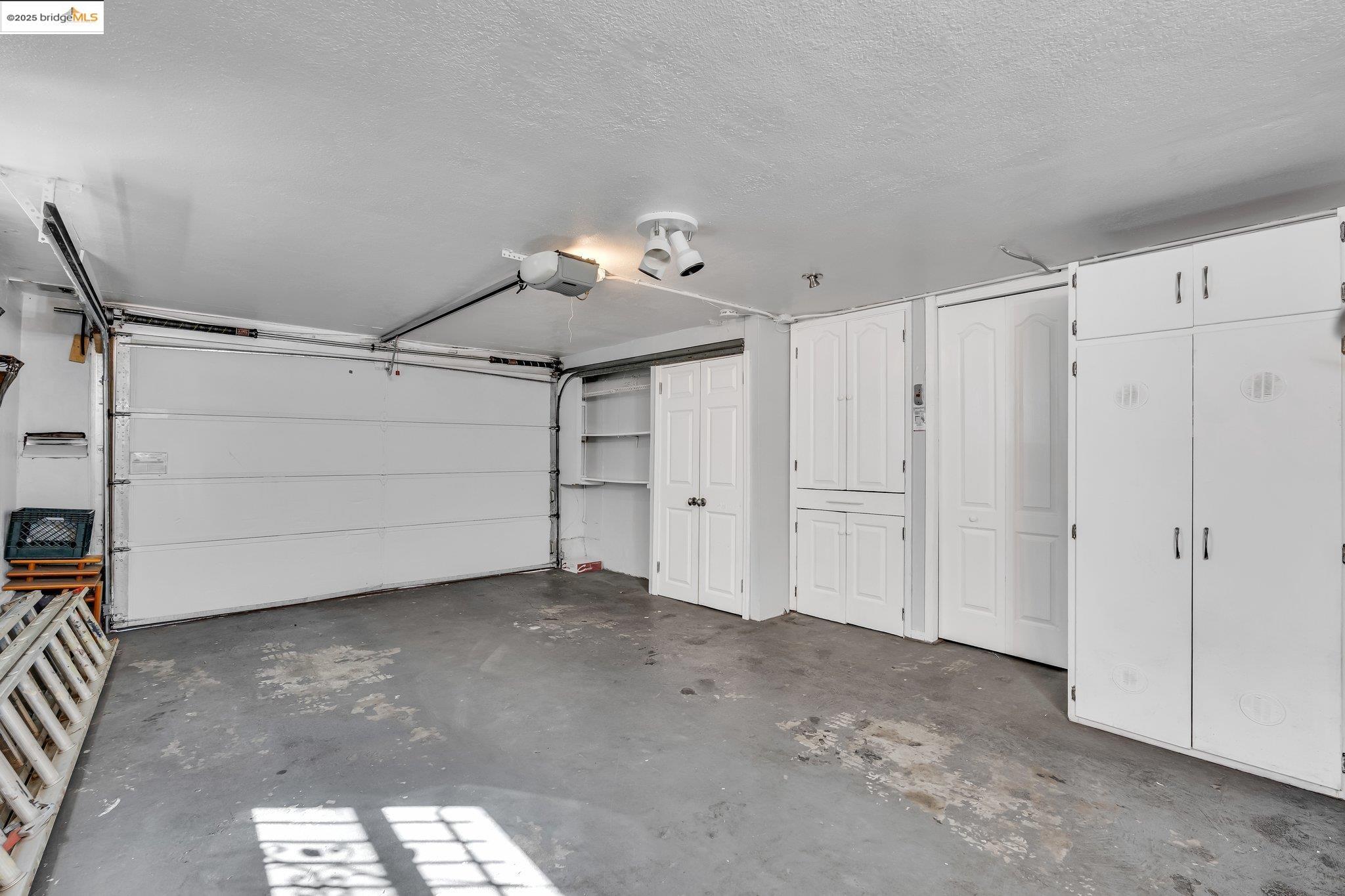 Detail Gallery Image 26 of 38 For 688 66th Street, Oakland,  CA 94609 - 2 Beds | 2/1 Baths