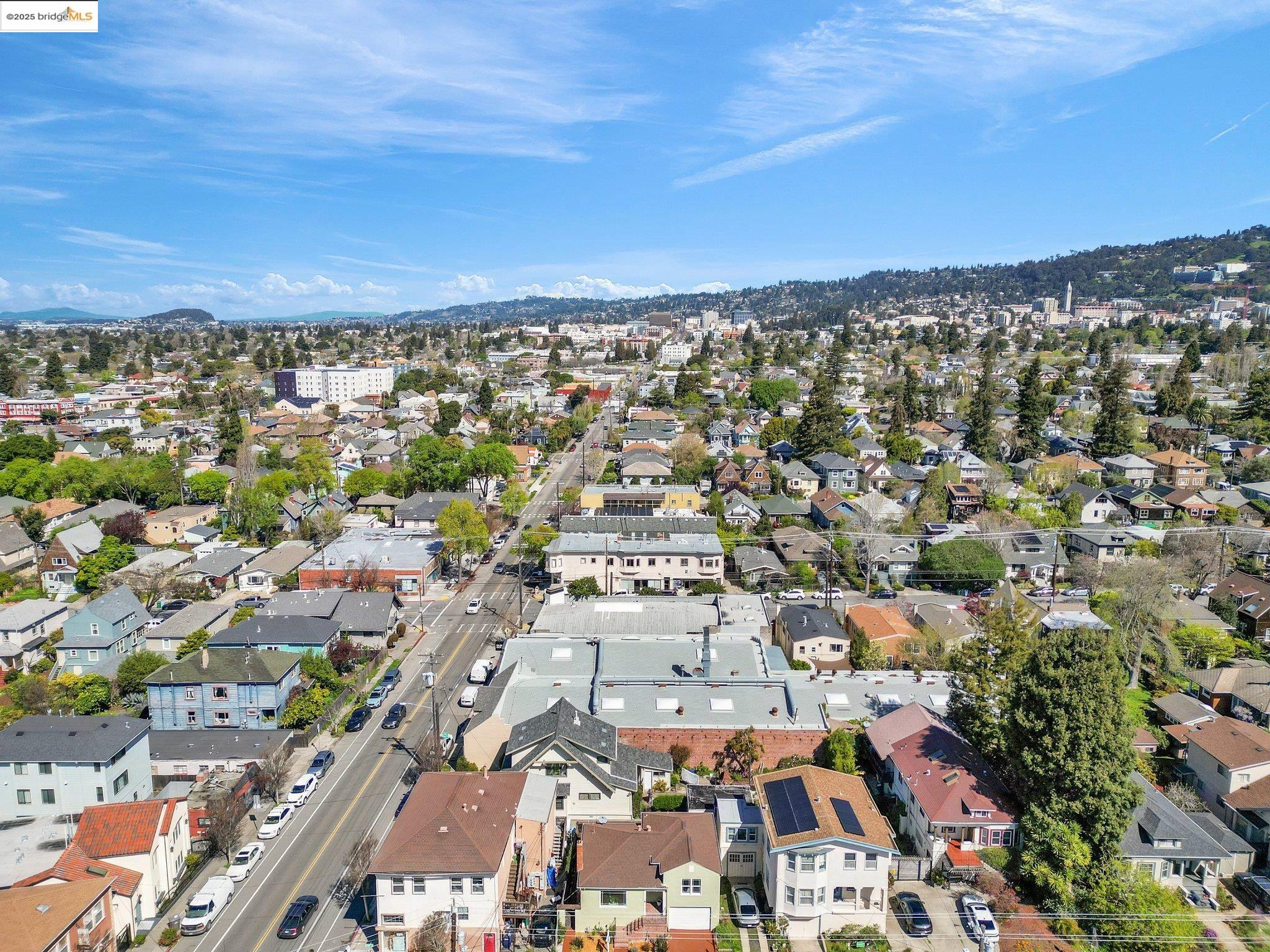 Detail Gallery Image 31 of 38 For 688 66th Street, Oakland,  CA 94609 - 2 Beds | 2/1 Baths
