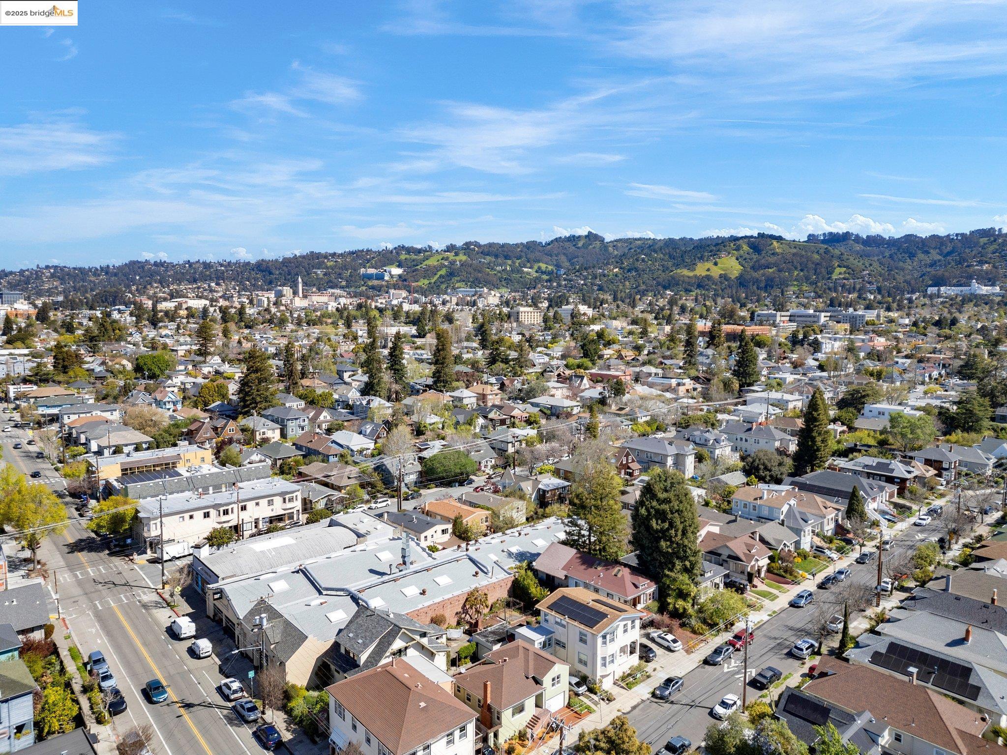 Detail Gallery Image 32 of 38 For 688 66th Street, Oakland,  CA 94609 - 2 Beds | 2/1 Baths