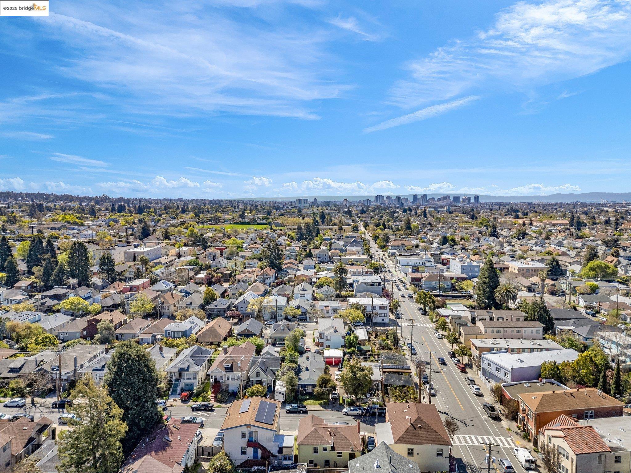 Detail Gallery Image 33 of 38 For 688 66th Street, Oakland,  CA 94609 - 2 Beds | 2/1 Baths
