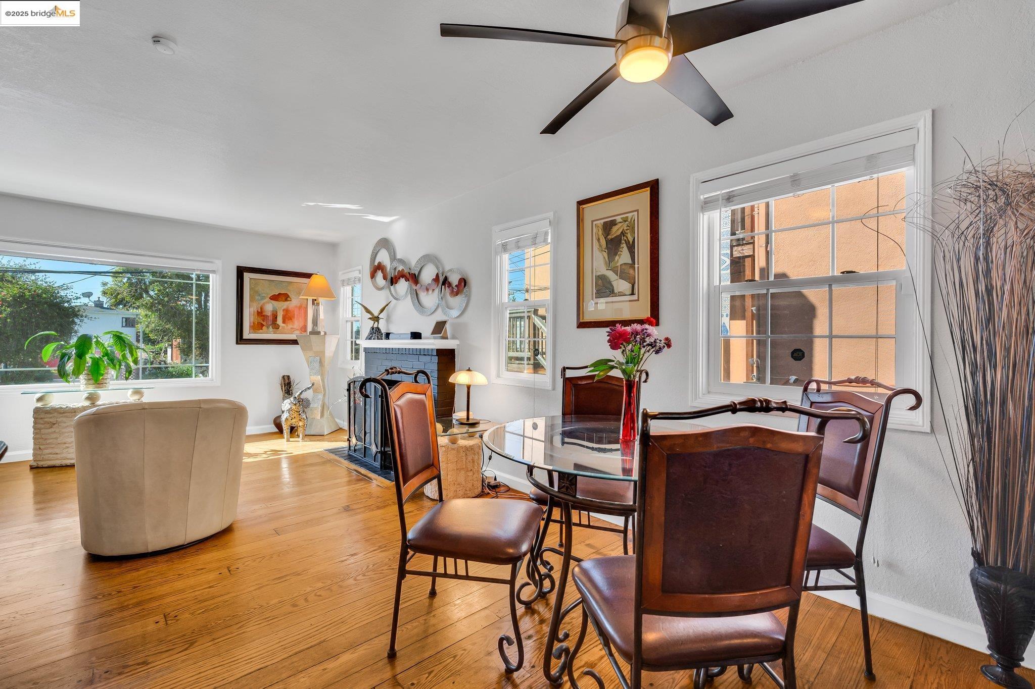 Detail Gallery Image 10 of 38 For 688 66th Street, Oakland,  CA 94609 - 2 Beds | 2/1 Baths