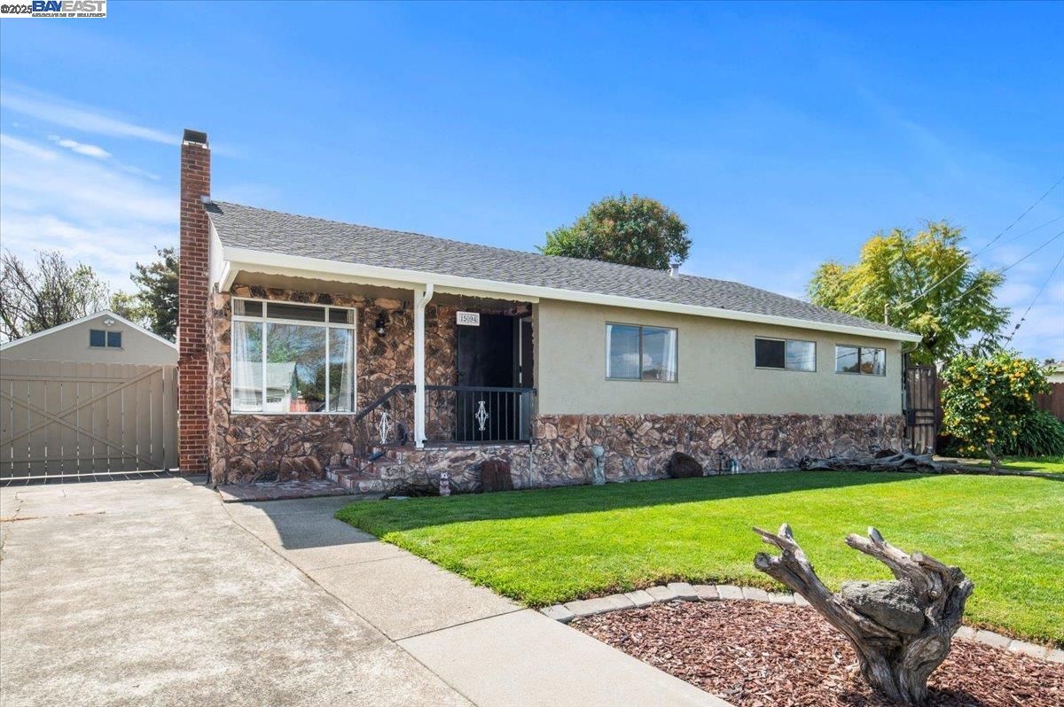 Detail Gallery Image 1 of 1 For 15094 Alexandria St, San Leandro,  CA 94579 - 3 Beds | 2 Baths