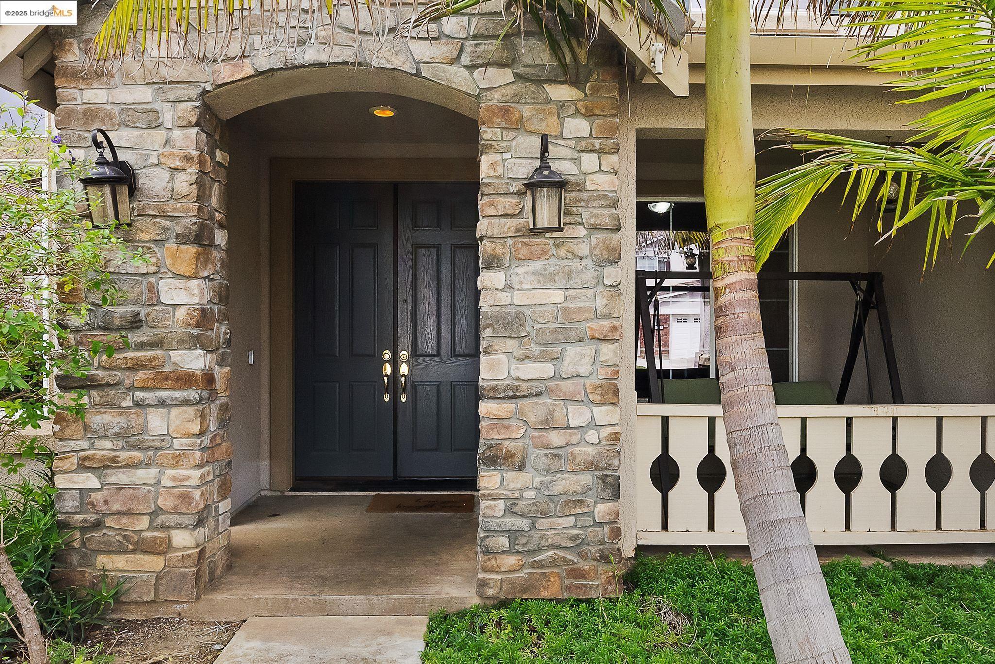 Detail Gallery Image 2 of 59 For 3551 Keystone Loop, Discovery Bay,  CA 94505 - 5 Beds | 2/1 Baths