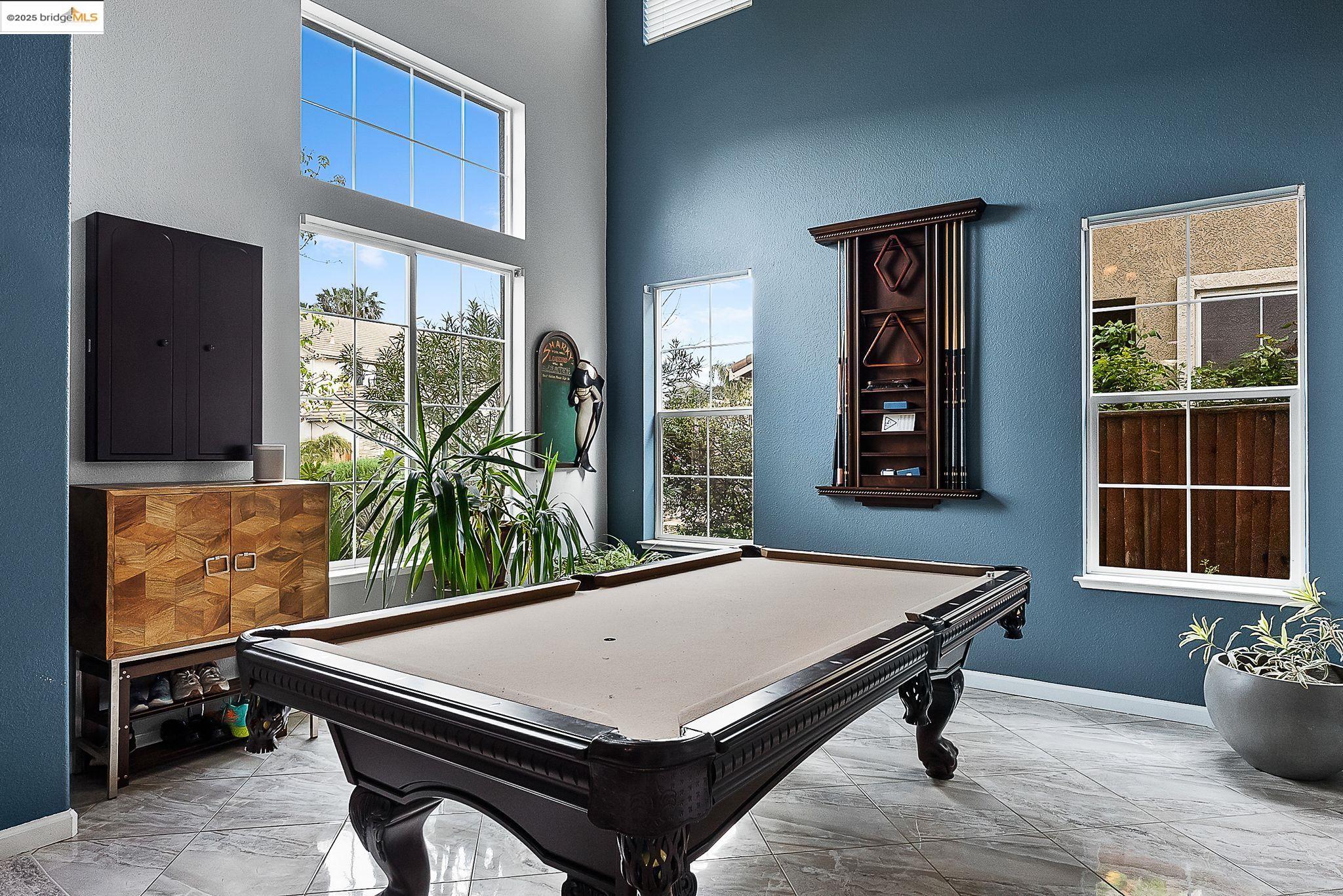 Detail Gallery Image 3 of 59 For 3551 Keystone Loop, Discovery Bay,  CA 94505 - 5 Beds | 2/1 Baths