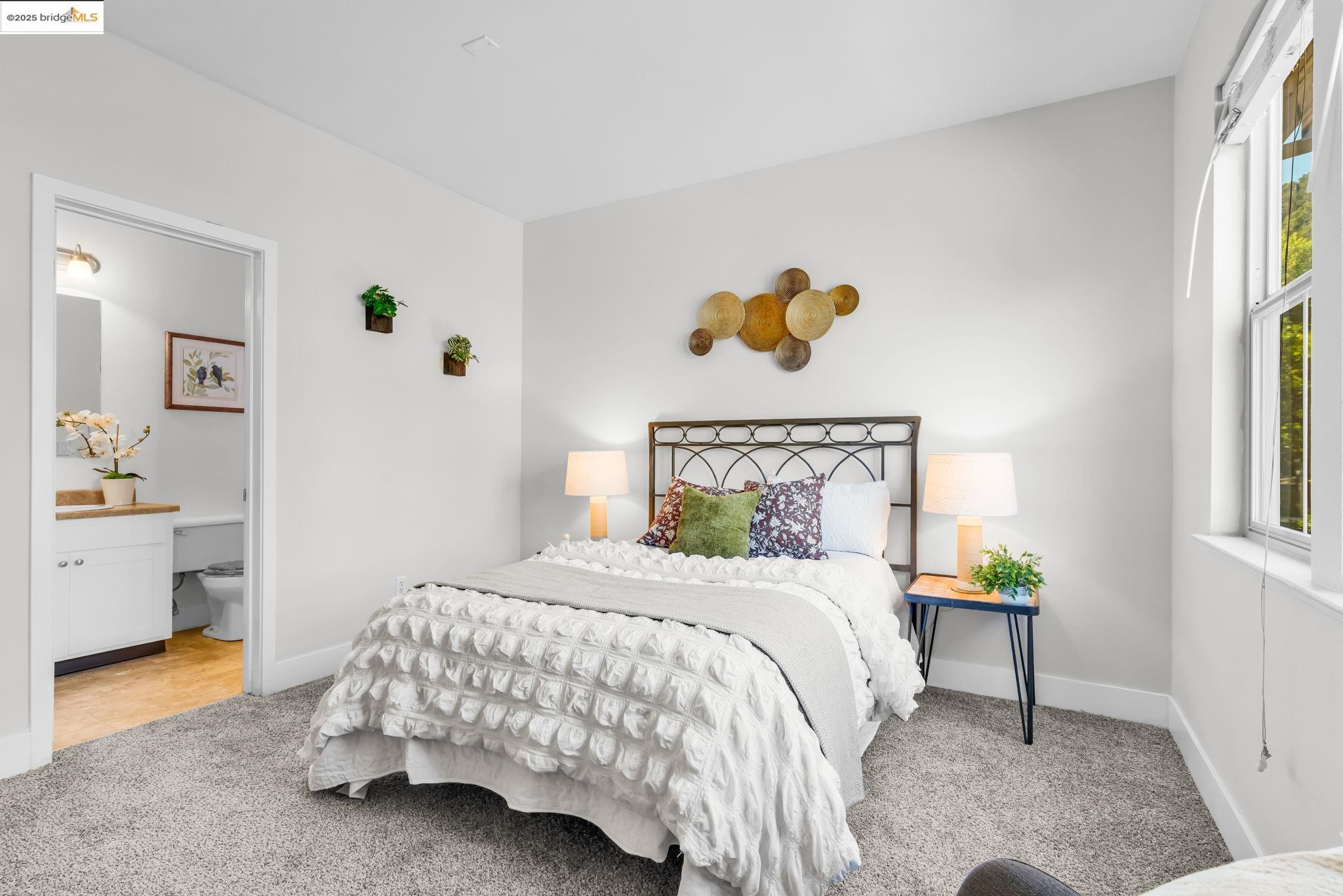 Detail Gallery Image 22 of 36 For 6063 Old Quarry Loop, Oakland,  CA 94605 - 2 Beds | 3 Baths