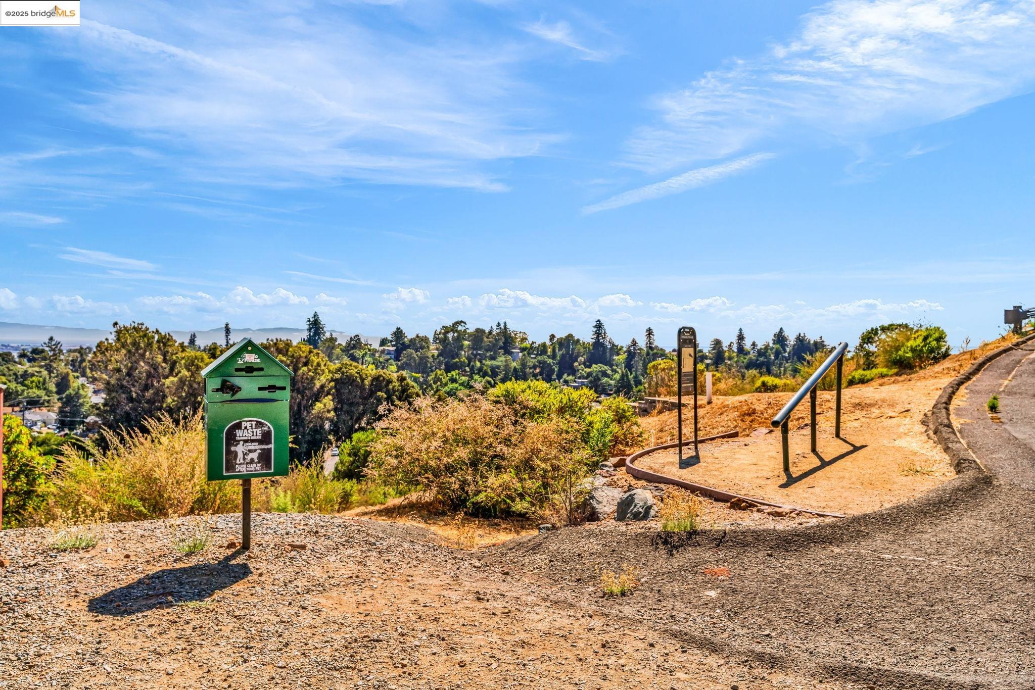 Detail Gallery Image 32 of 36 For 6063 Old Quarry Loop, Oakland,  CA 94605 - 2 Beds | 3 Baths