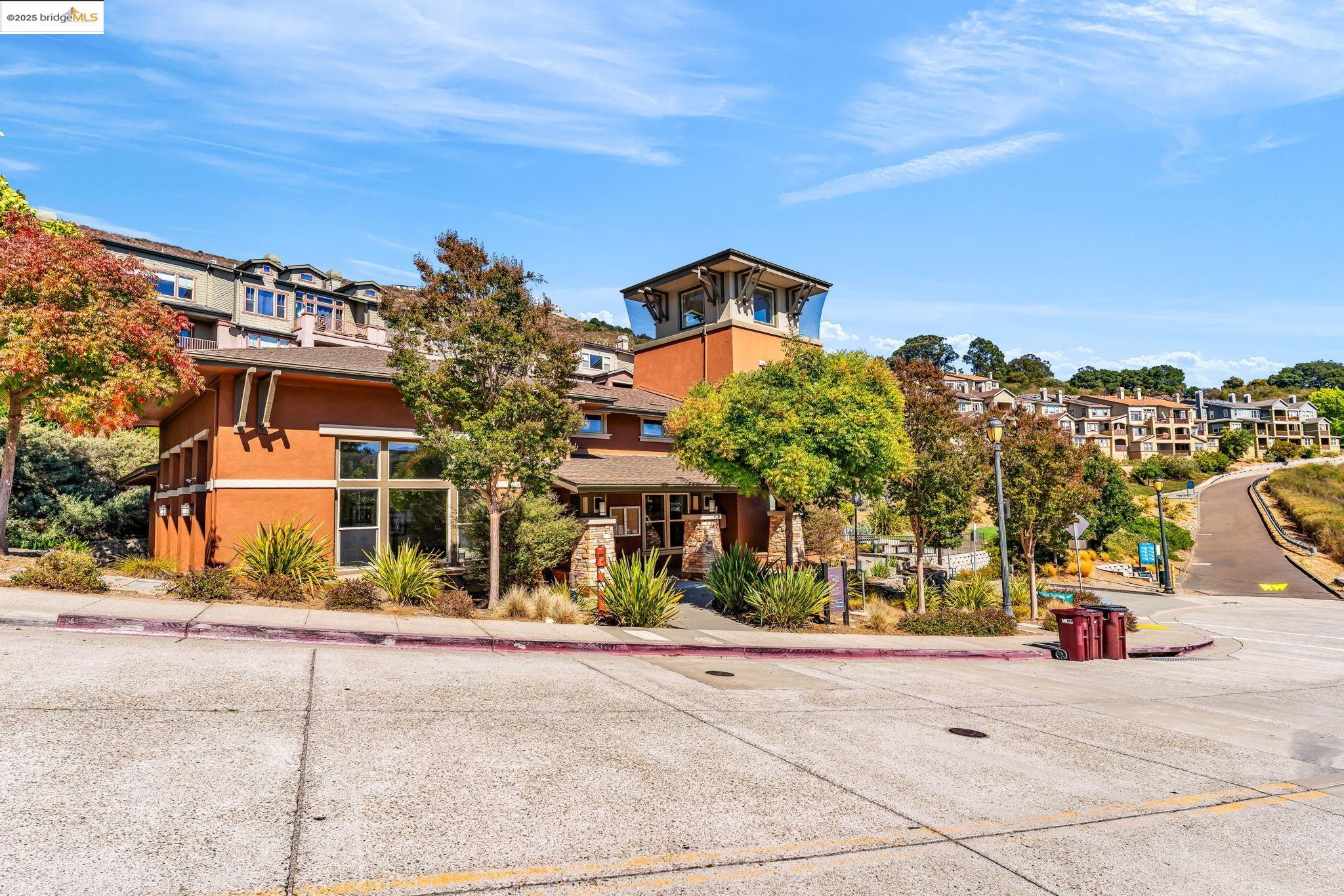 Detail Gallery Image 33 of 36 For 6063 Old Quarry Loop, Oakland,  CA 94605 - 2 Beds | 3 Baths