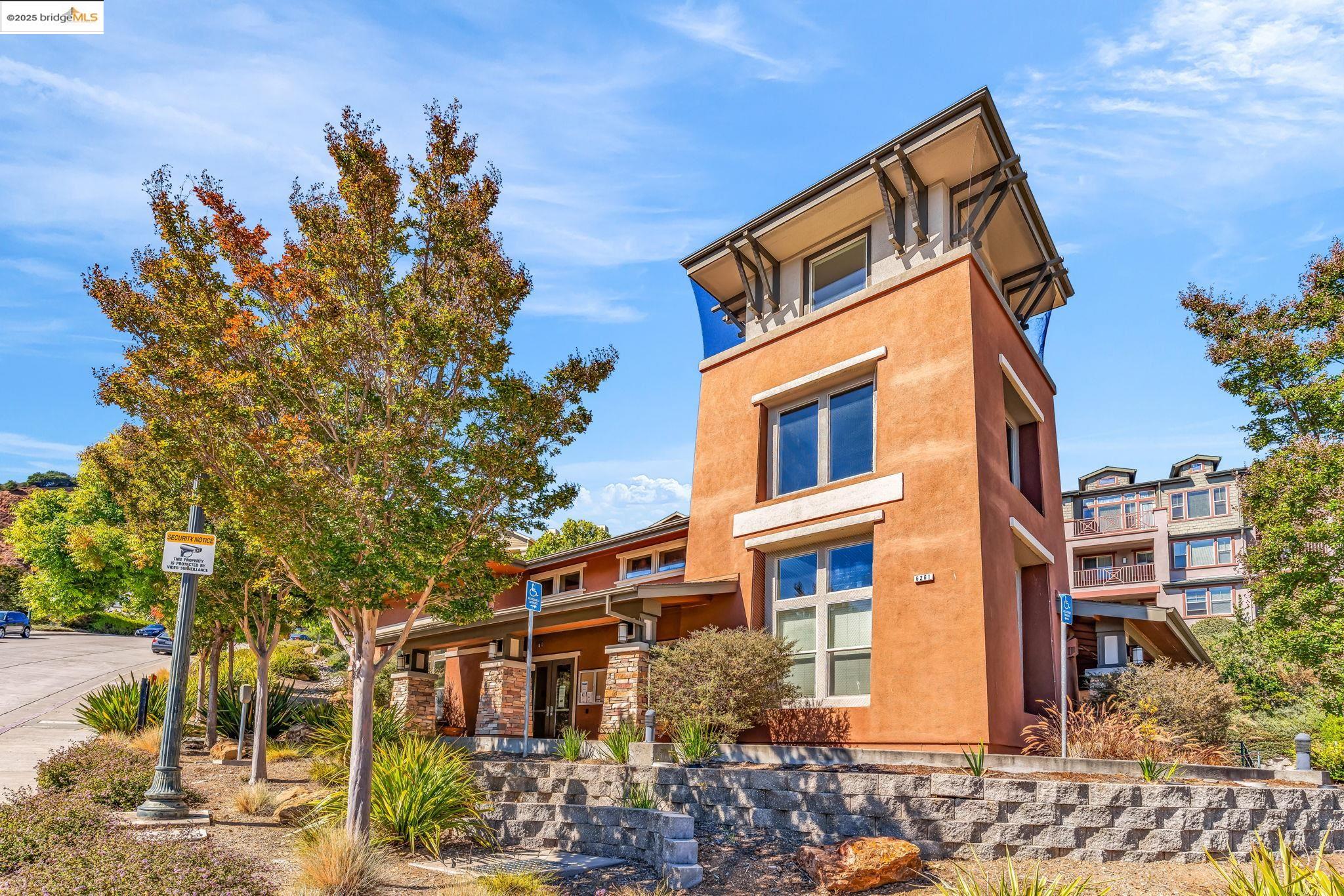 Detail Gallery Image 34 of 36 For 6063 Old Quarry Loop, Oakland,  CA 94605 - 2 Beds | 3 Baths