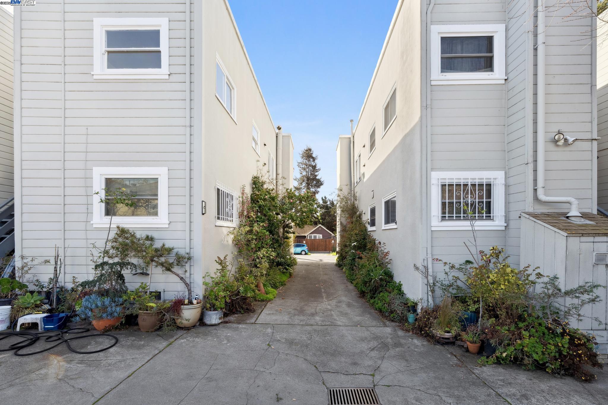Detail Gallery Image 12 of 18 For 470 62nd Street, Oakland,  CA 94609 - – Beds | – Baths